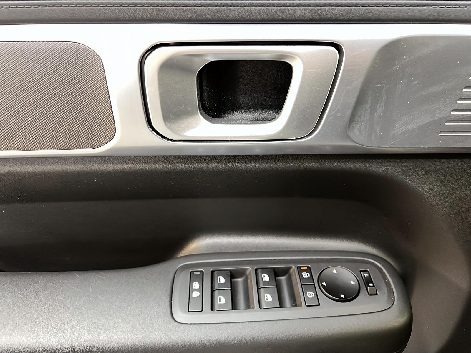 Hyundai Santa Fe PREFERRED TREND HYBRID CUIR TOIT PANO 4RM 2024 - image #24