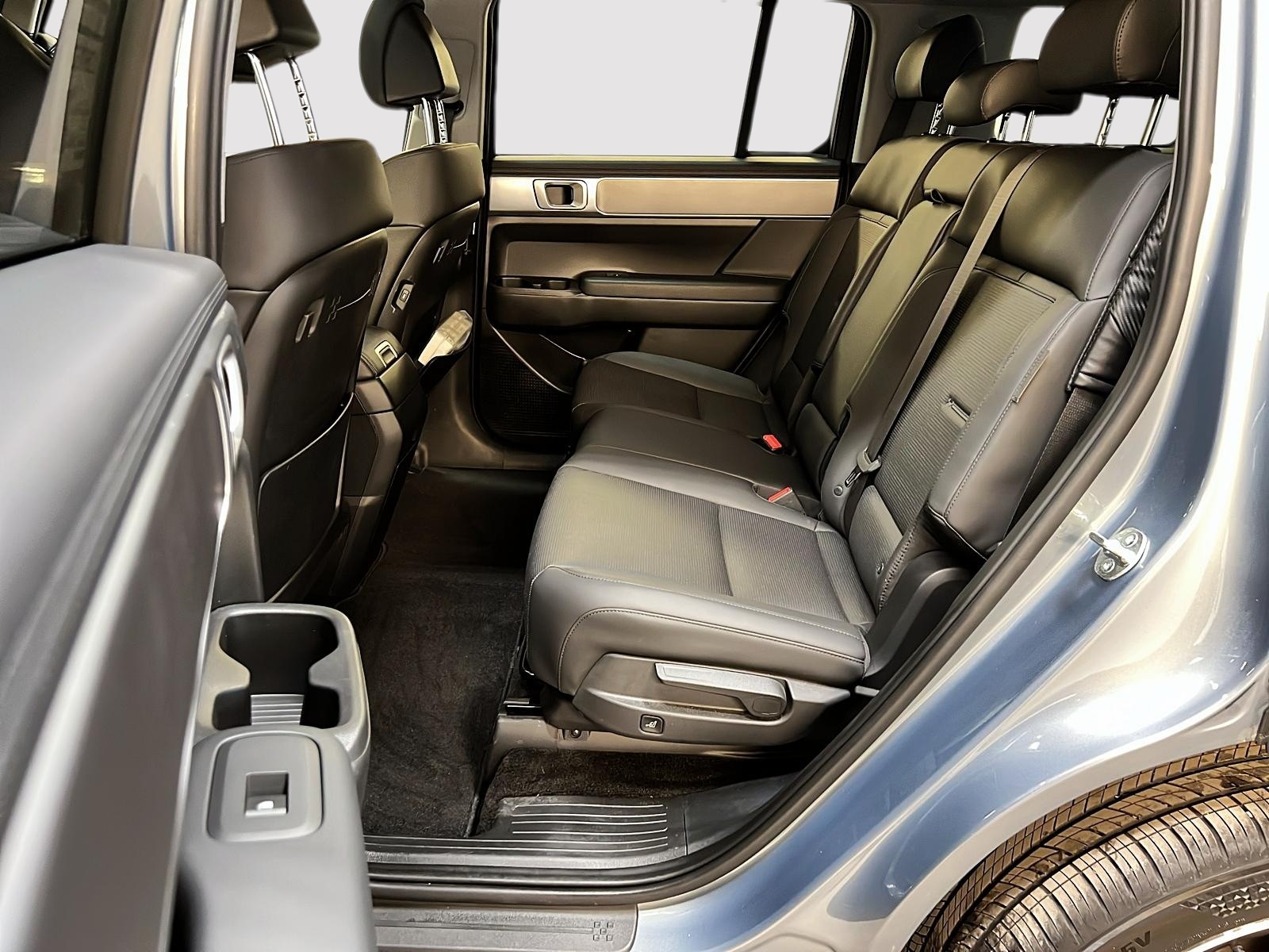 Hyundai Santa Fe PREFERRED TREND HYBRID CUIR TOIT PANO 4RM 2024 - image #9