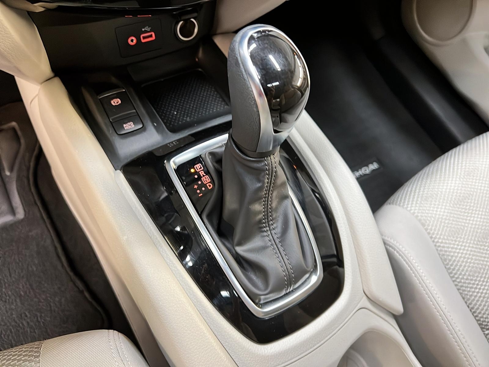 Nissan Qashqai SV TOIT 4RM 2023 - image #14