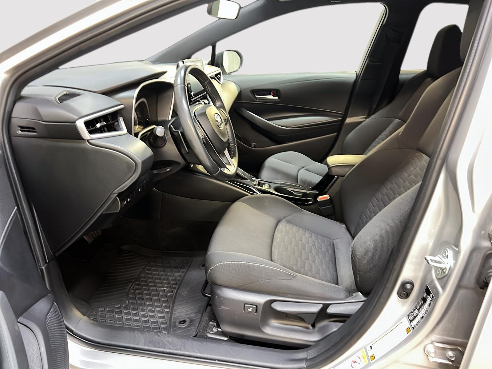 Toyota Corolla SE HATCHBACK 2019 - image #7