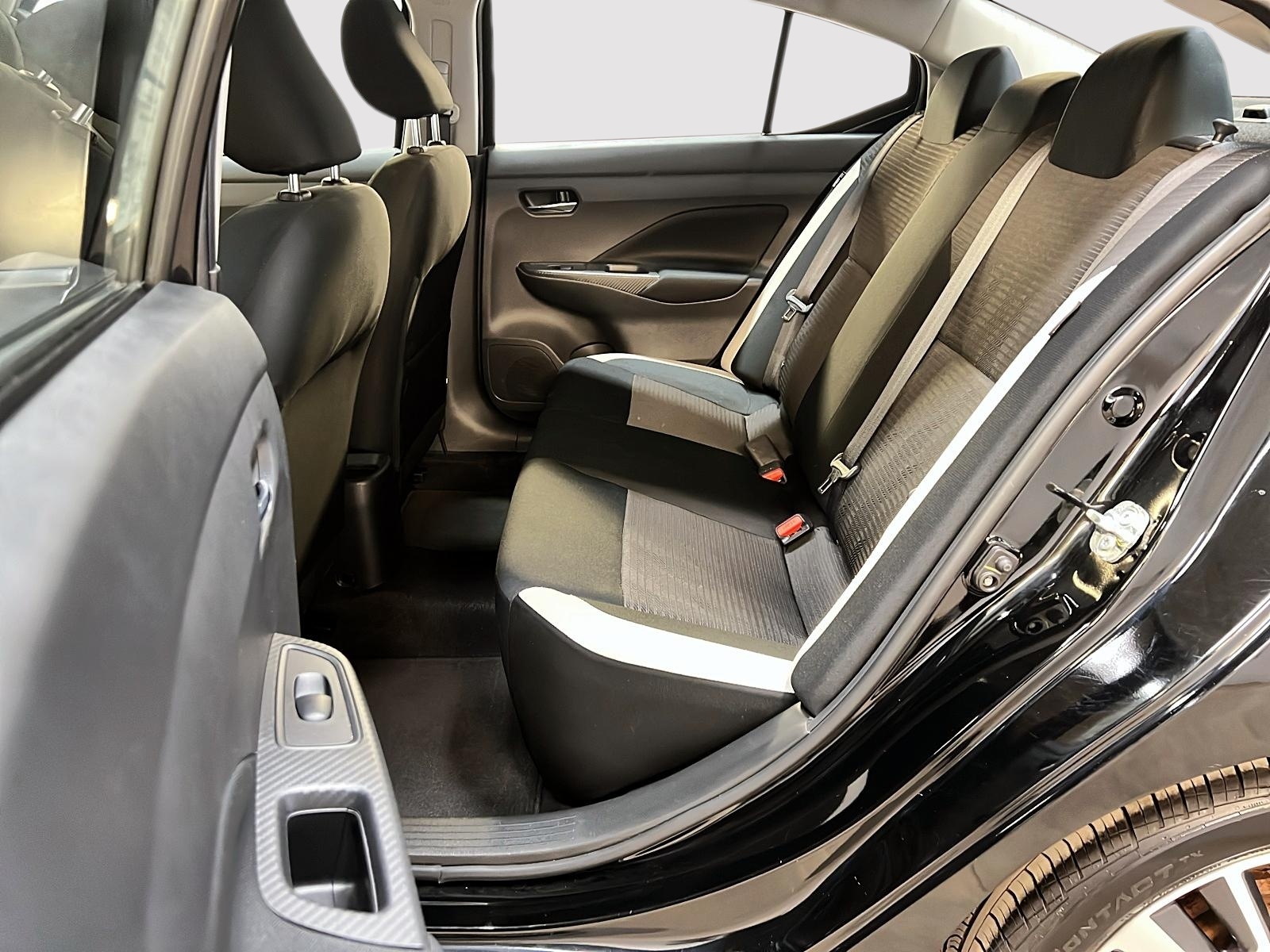 Nissan Versa SV 2022 - image #9