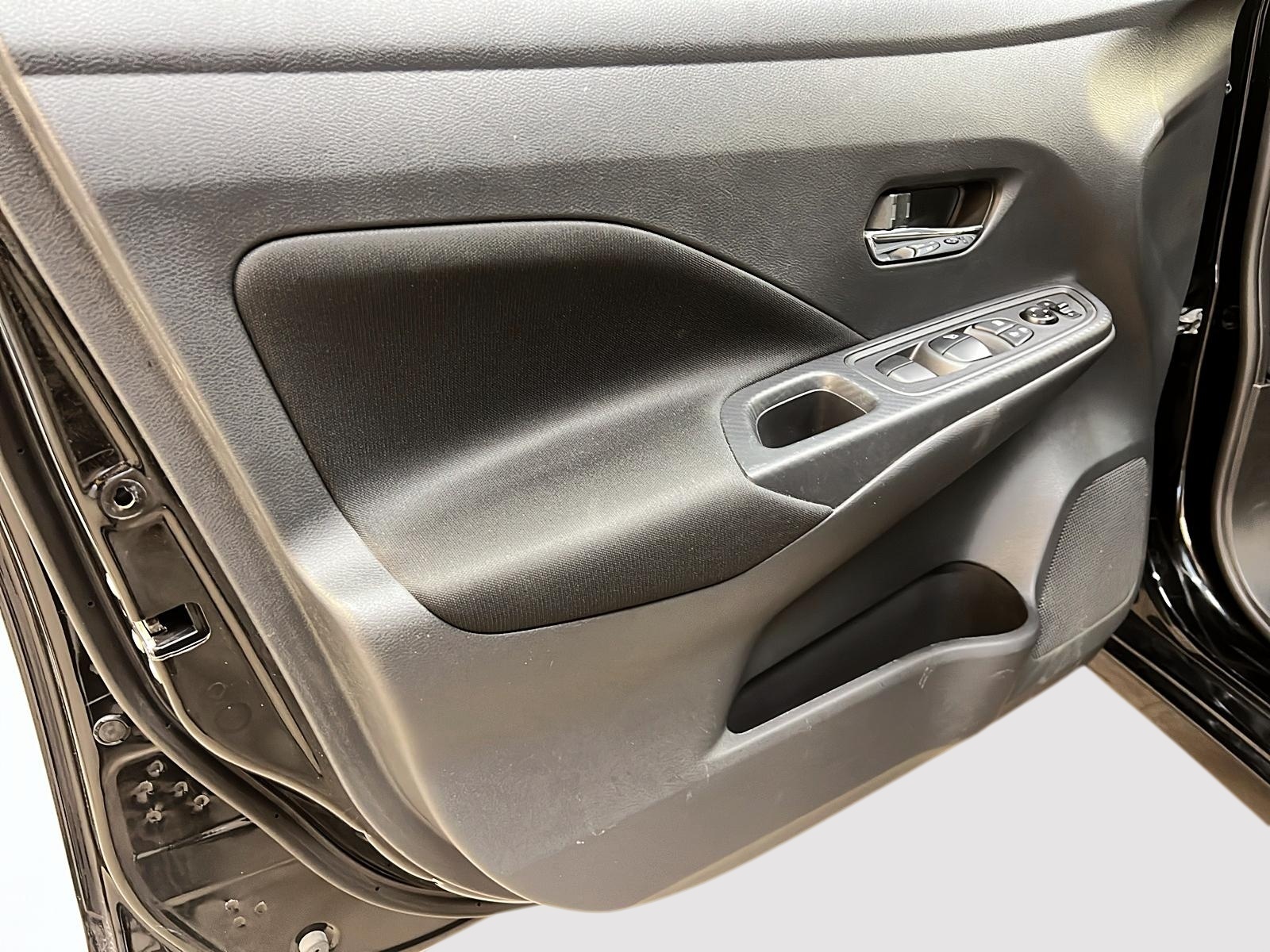 Nissan Versa SV 2022 - image #21