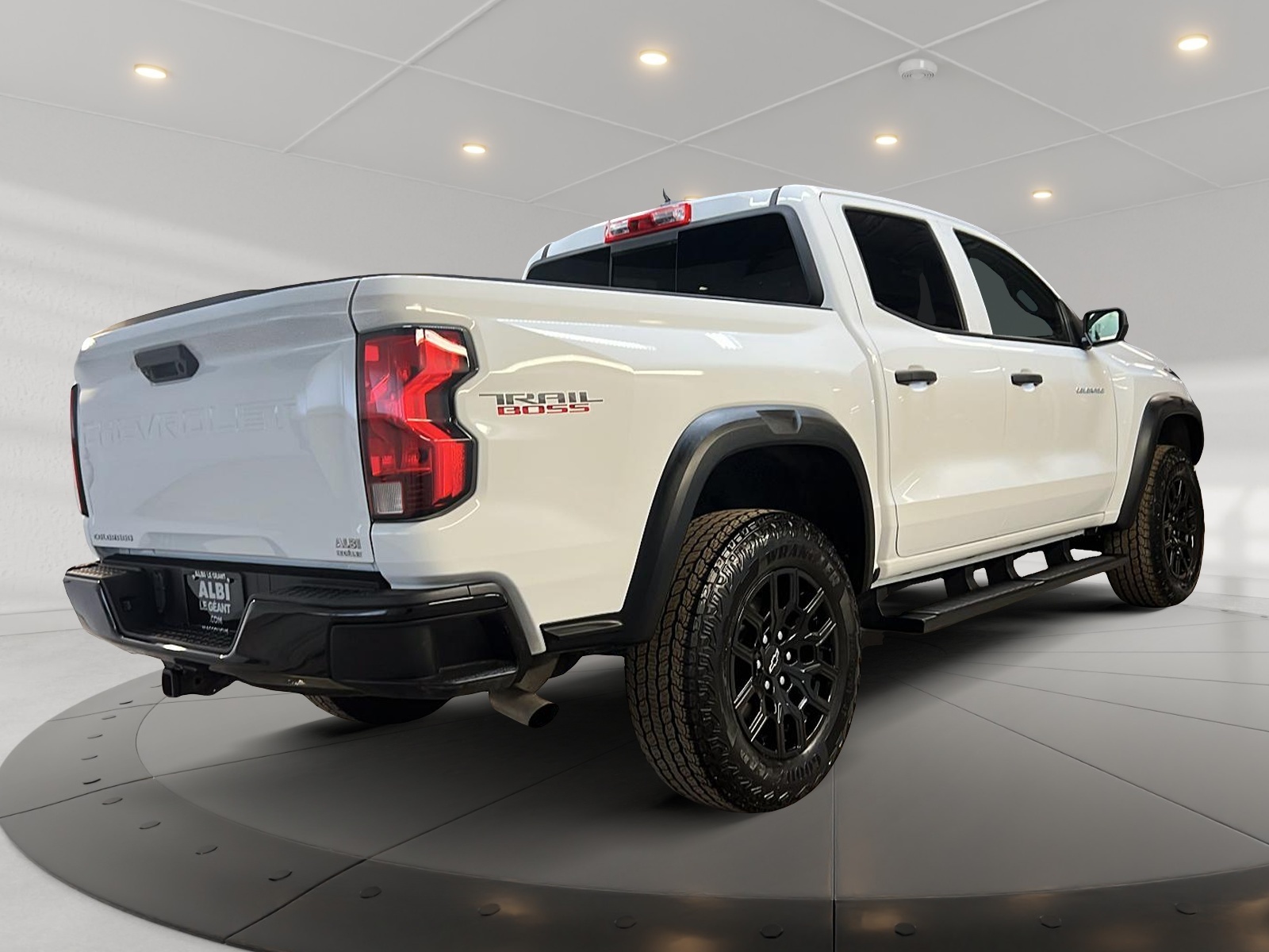 Chevrolet Colorado TRAIL BOSS CREW CAB NAV CAB 4X4 2023 - image #4