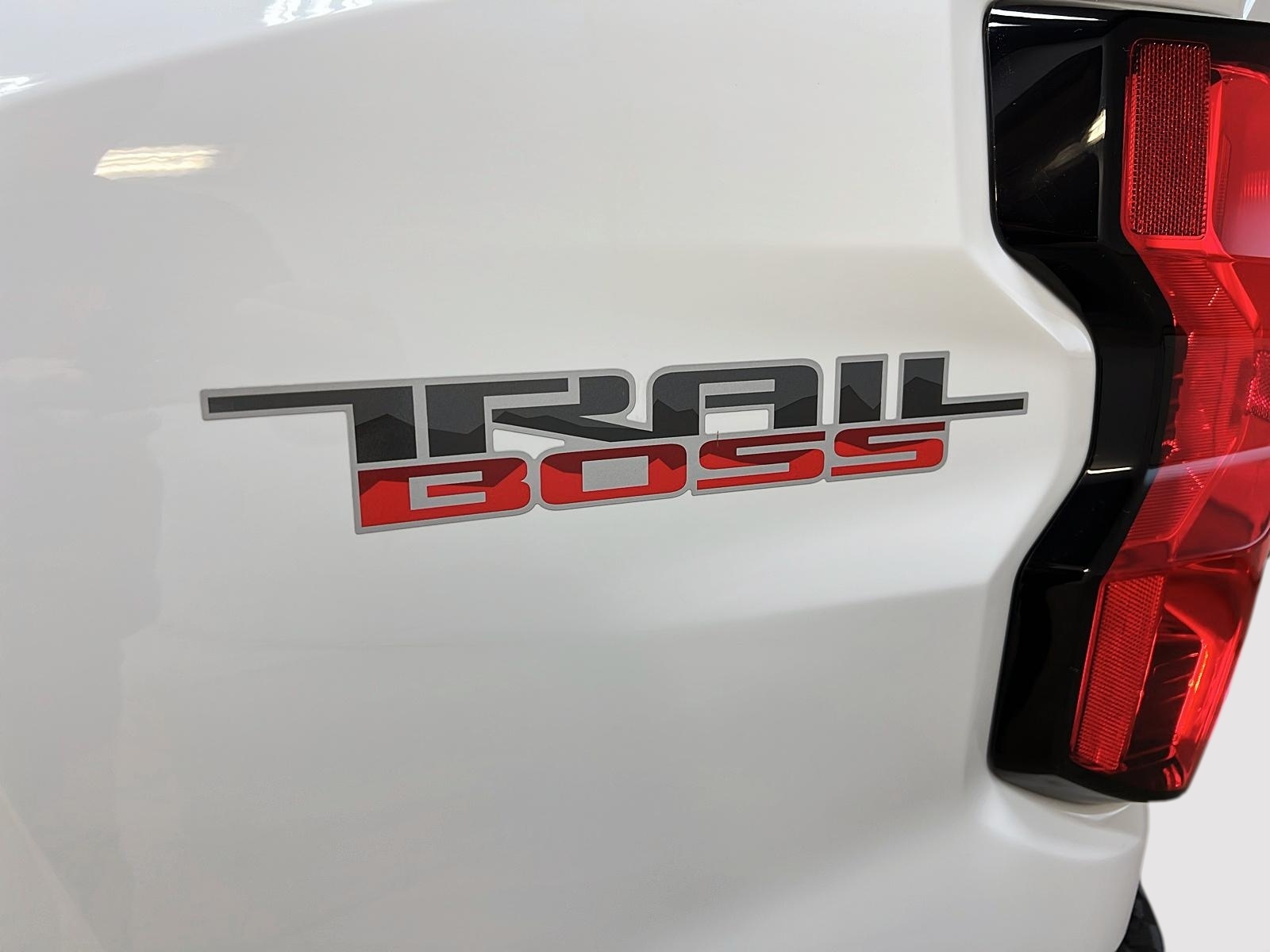 Chevrolet Colorado TRAIL BOSS CREW CAB NAV CAB 4X4 2023 - image #26
