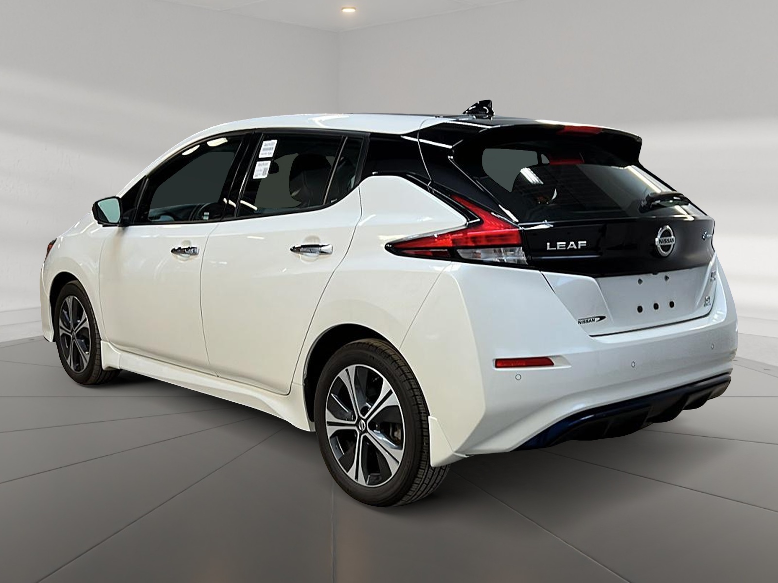 Nissan Leaf 2022 - Image #6
