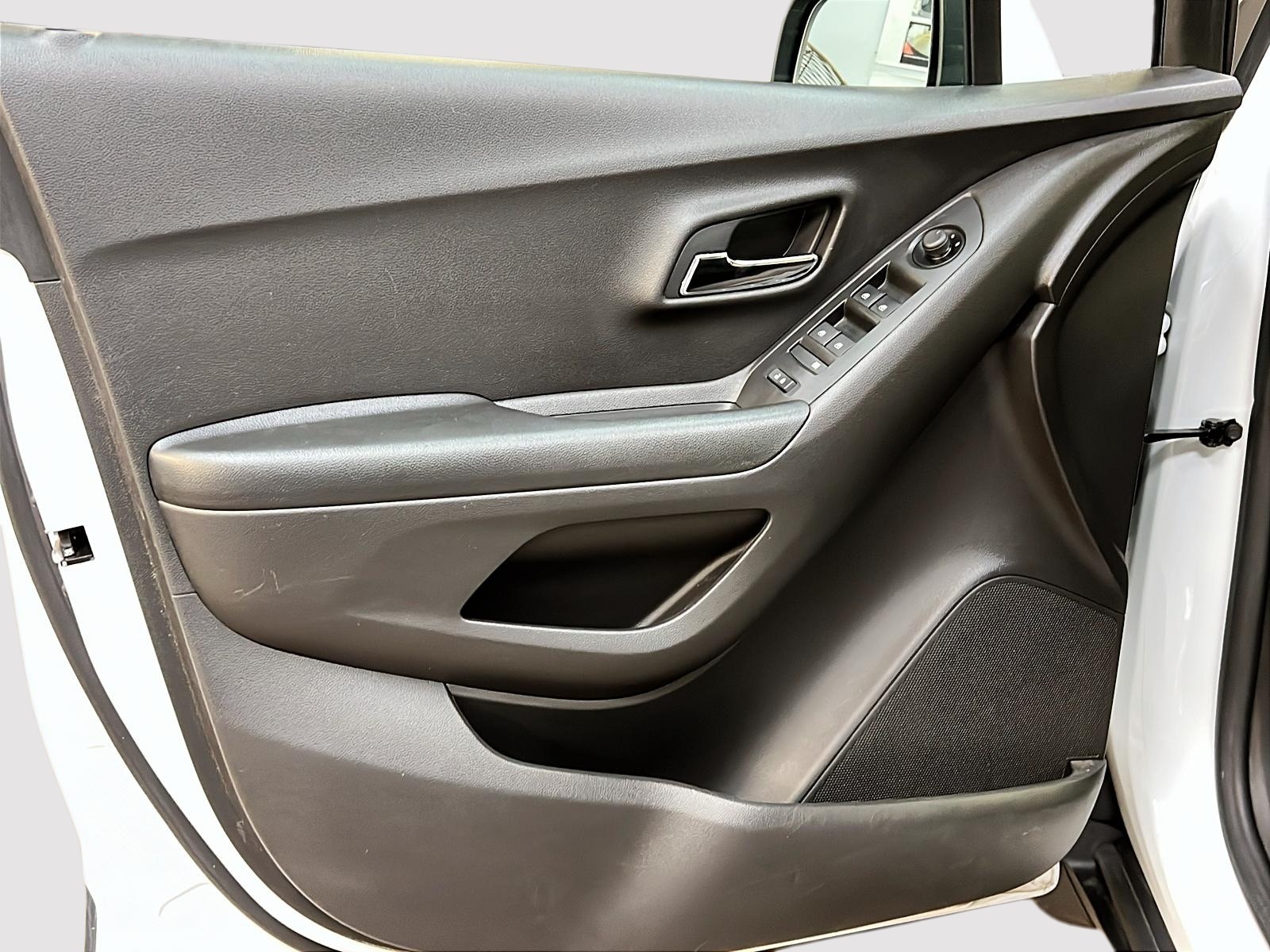 Chevrolet Trax LS 4RM 2021 - image #20
