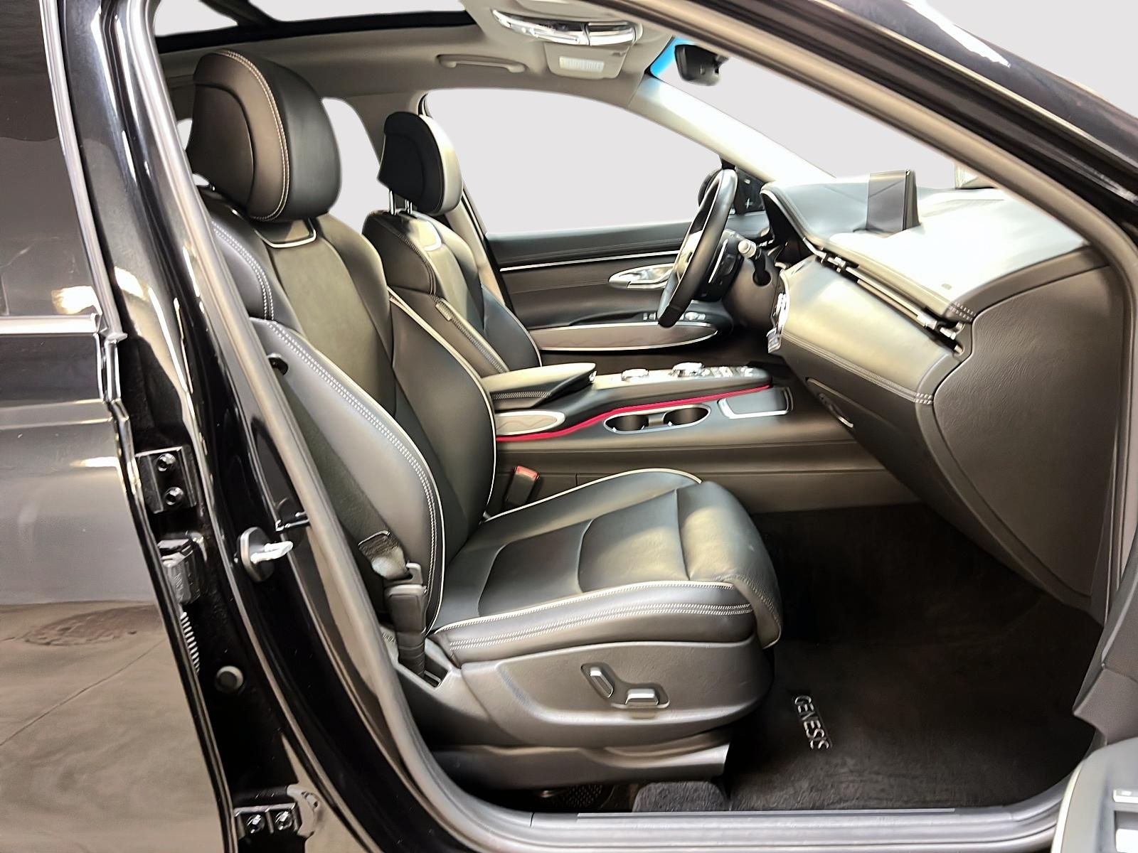 Genesis GV70 ADVANCED 2.5T CUIR TOIT NAV 4RM 2024 - image #8