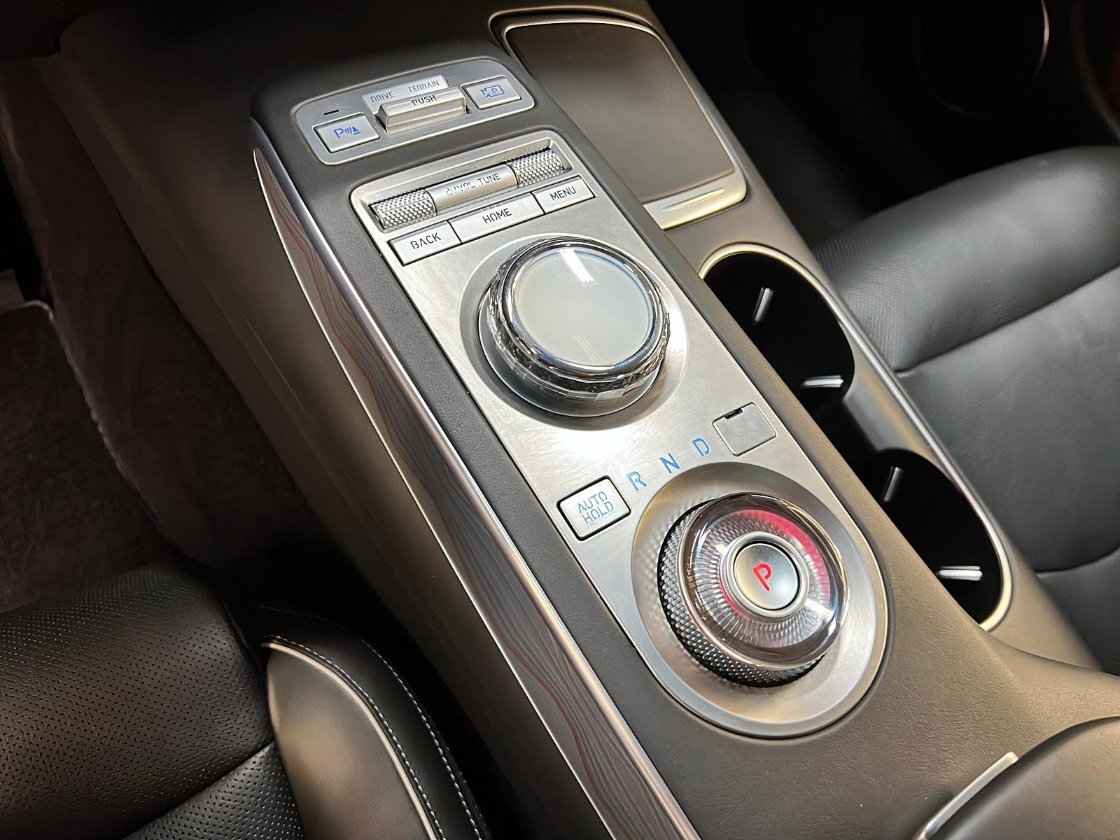 Genesis GV70 ADVANCED 2.5T CUIR TOIT NAV 4RM 2024 - image #16