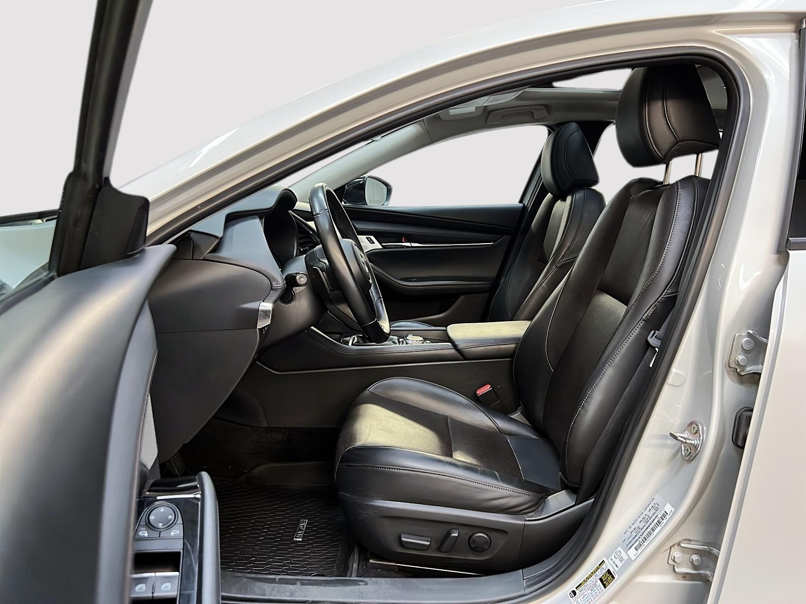 Mazda Mazda3 GT TURBO CUIR TOIT NAV 4RM 2024 - image #7