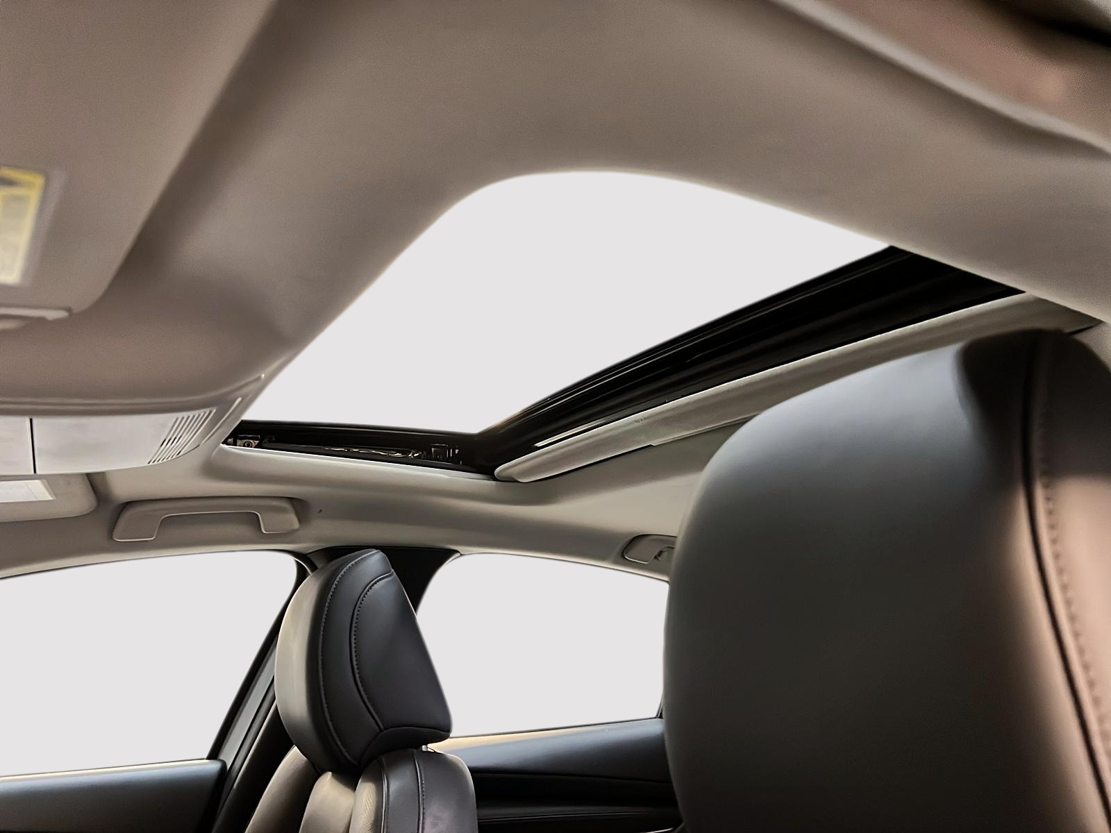 Mazda Mazda3 GT TURBO CUIR TOIT NAV 4RM 2024 - image #10