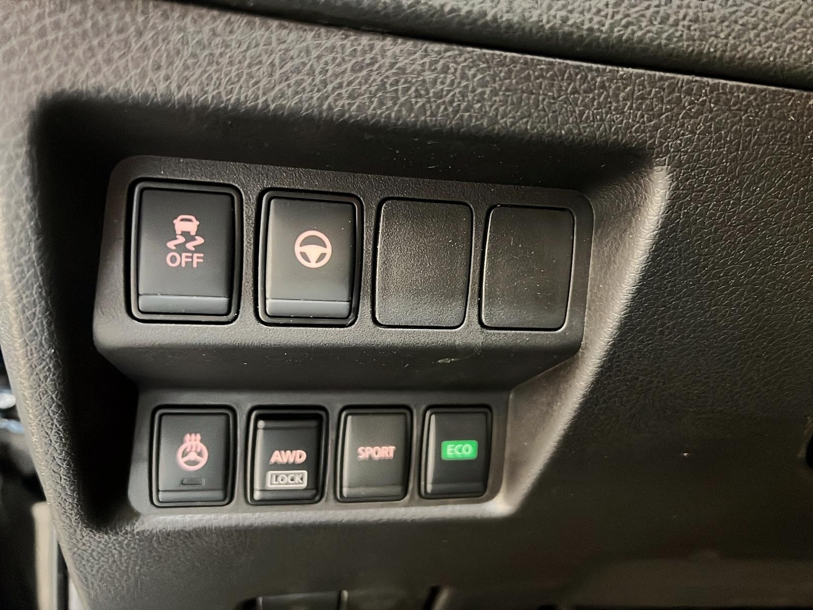 Nissan Qashqai SV TOIT 4RM 2023 - image #22