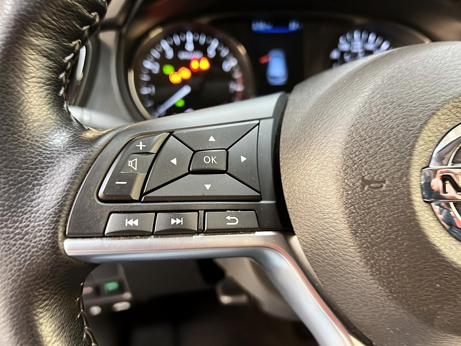 Nissan Qashqai SV TOIT 4RM 2023 - image #21