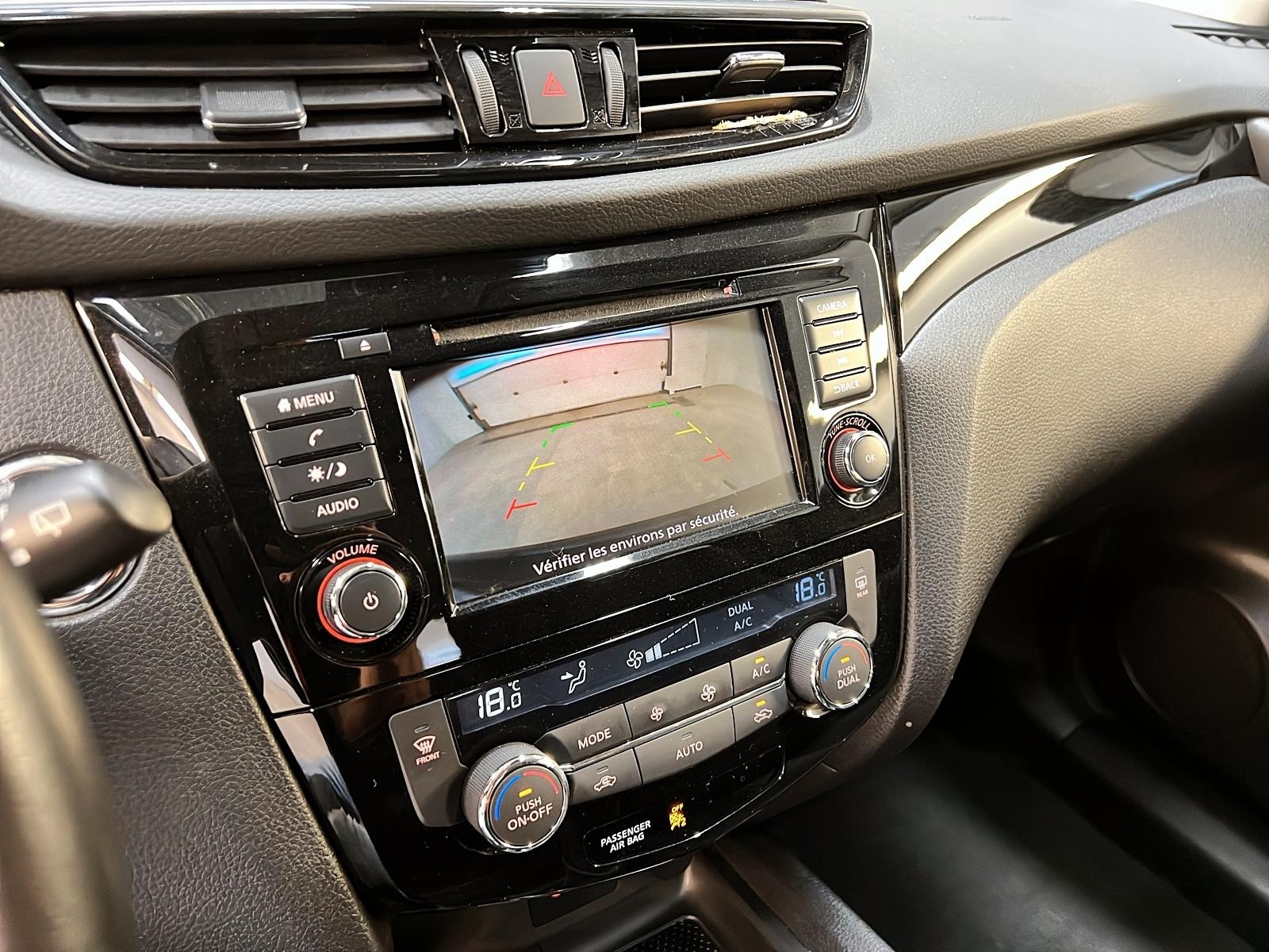 Nissan Qashqai SV TOIT 4RM 2023 - image #18