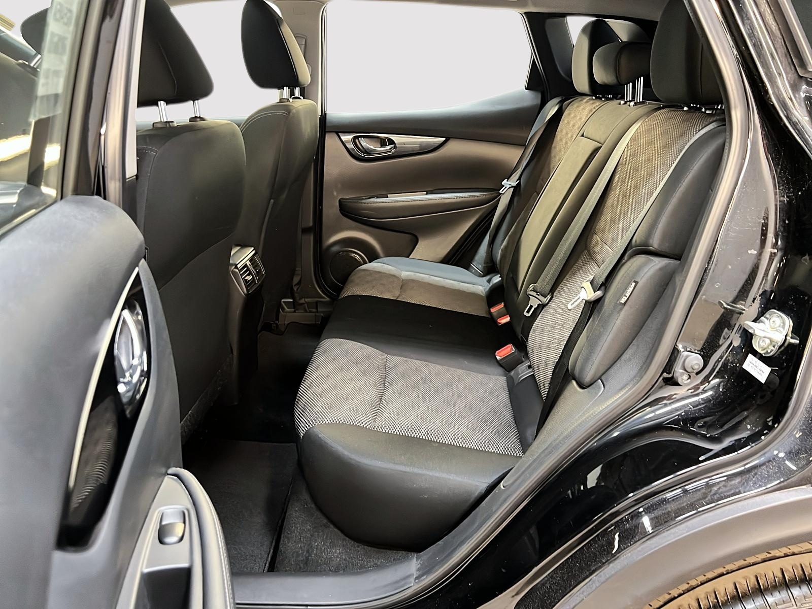 Nissan Qashqai SV TOIT 4RM 2023 - image #9