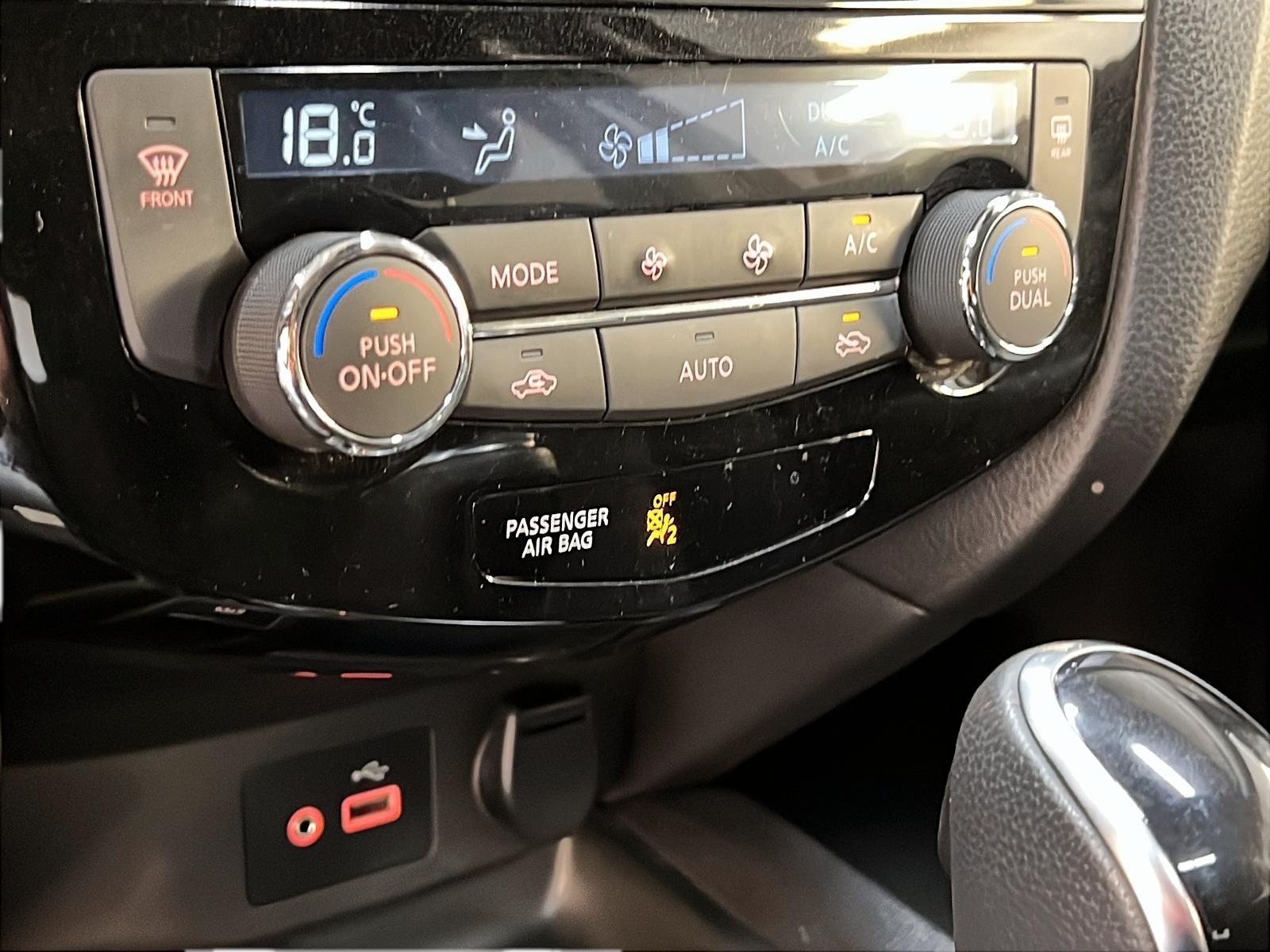 Nissan Qashqai SV TOIT 4RM 2023 - image #16