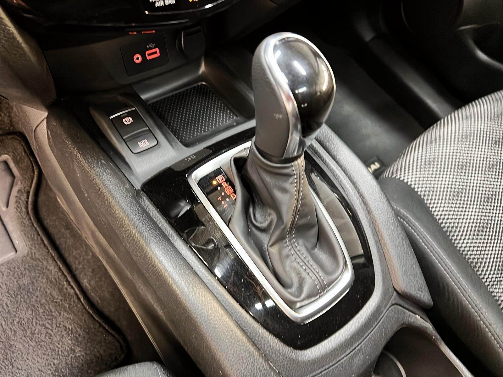 Nissan Qashqai SV TOIT 4RM 2023 - image #14