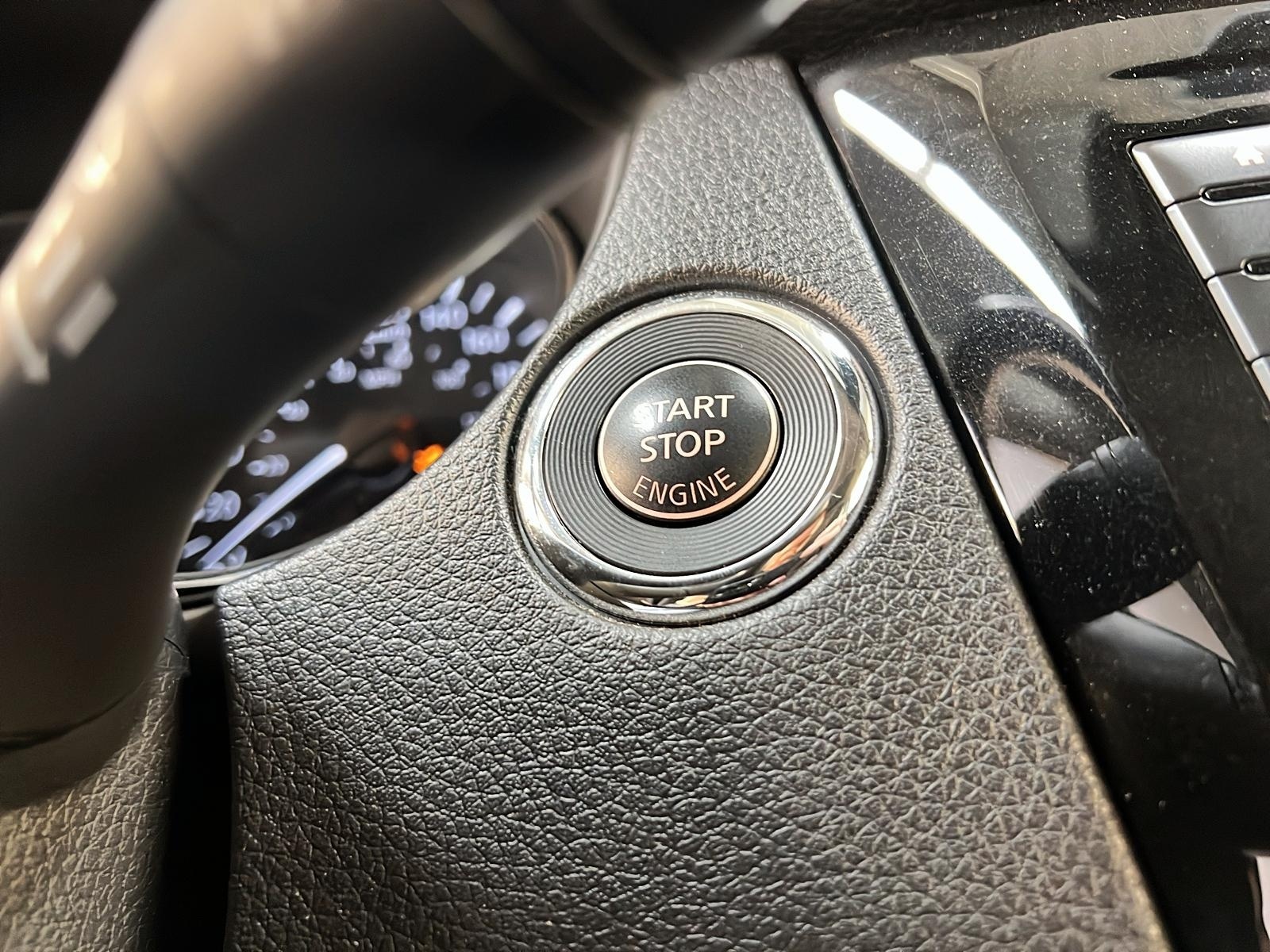 Nissan Qashqai SV TOIT 4RM 2023 - image #19