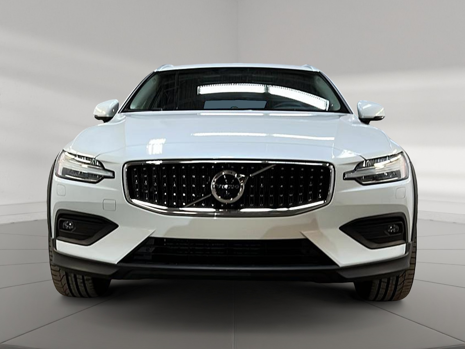 Volvo V60 B5 CROSS COUNTRY ULTIMATE CUIR TOIT PANO 4RM 2023 - image #2