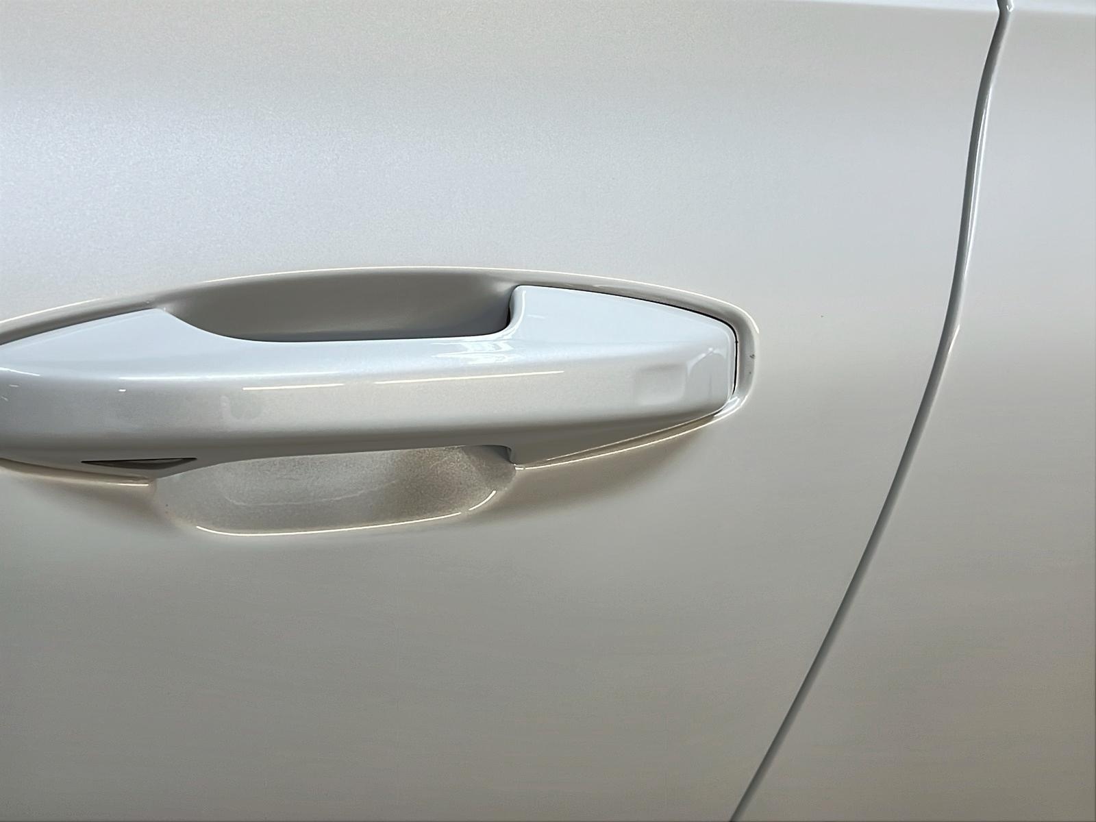 Volvo V60 B5 CROSS COUNTRY ULTIMATE CUIR TOIT PANO 4RM 2023 - image #27