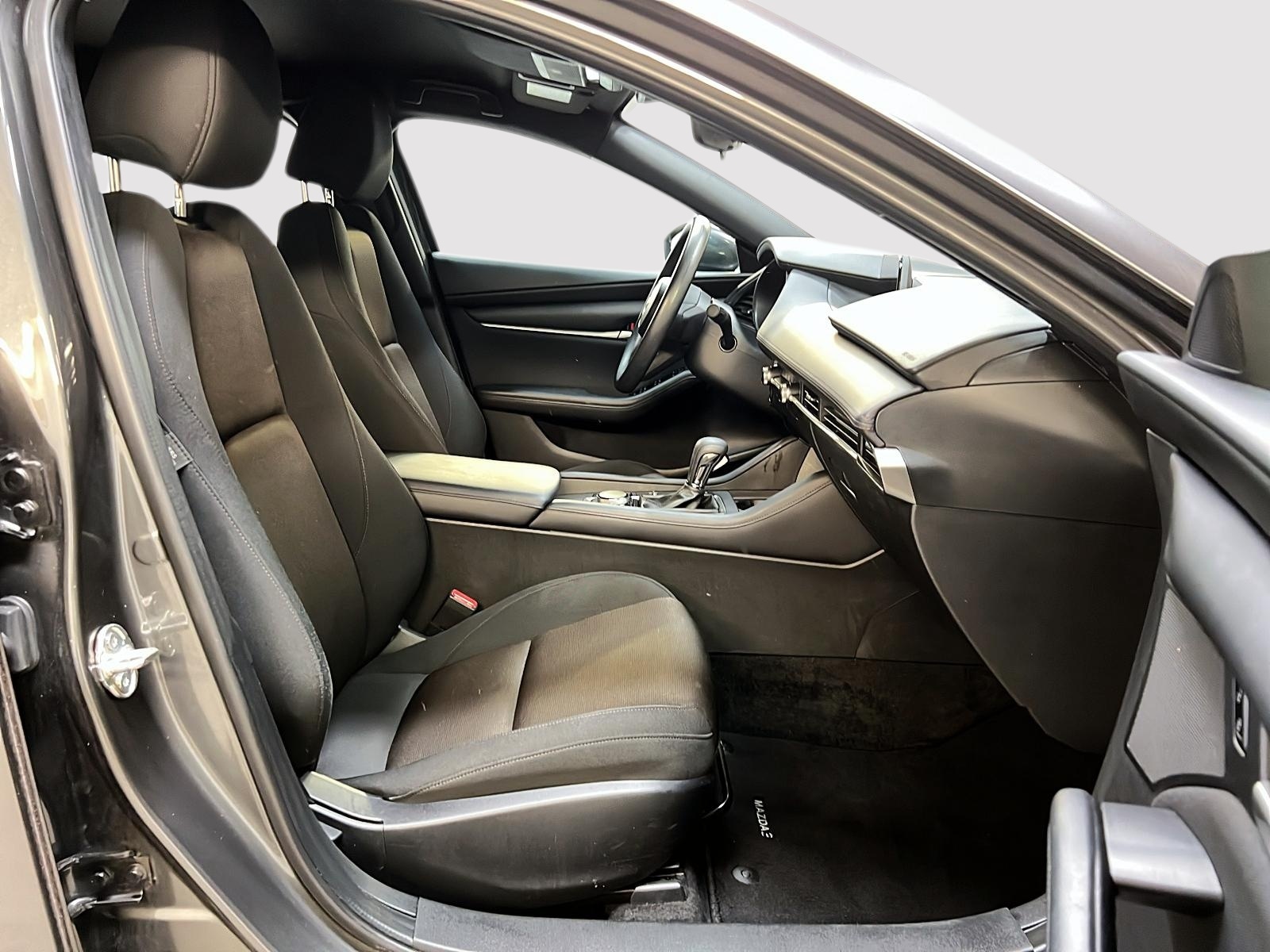 Mazda Mazda3 Sport 2023 - Image #8