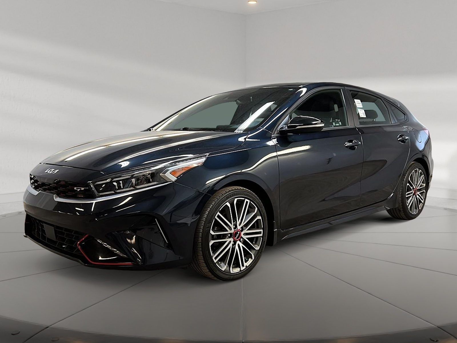 Kia Forte5 GT LIMITED 1.6T CUIR TOIT NAV 2023 - image #1