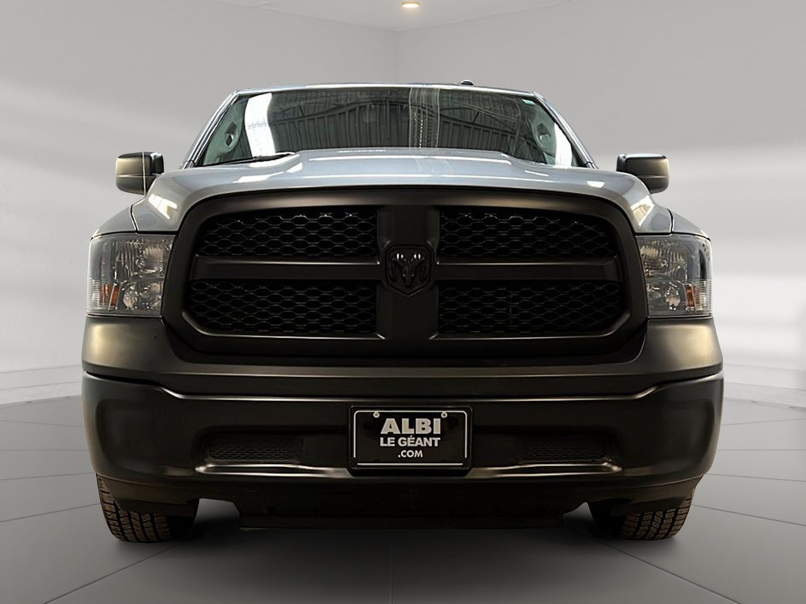 RAM 1500 Classic 2023 - Image #2