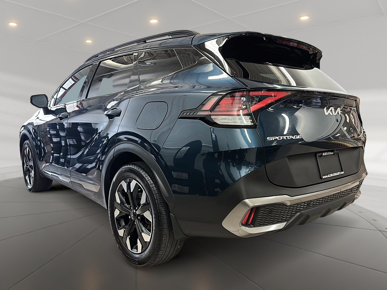 Kia Sportage X-LINE CUIR 4RM 2023 - image #6