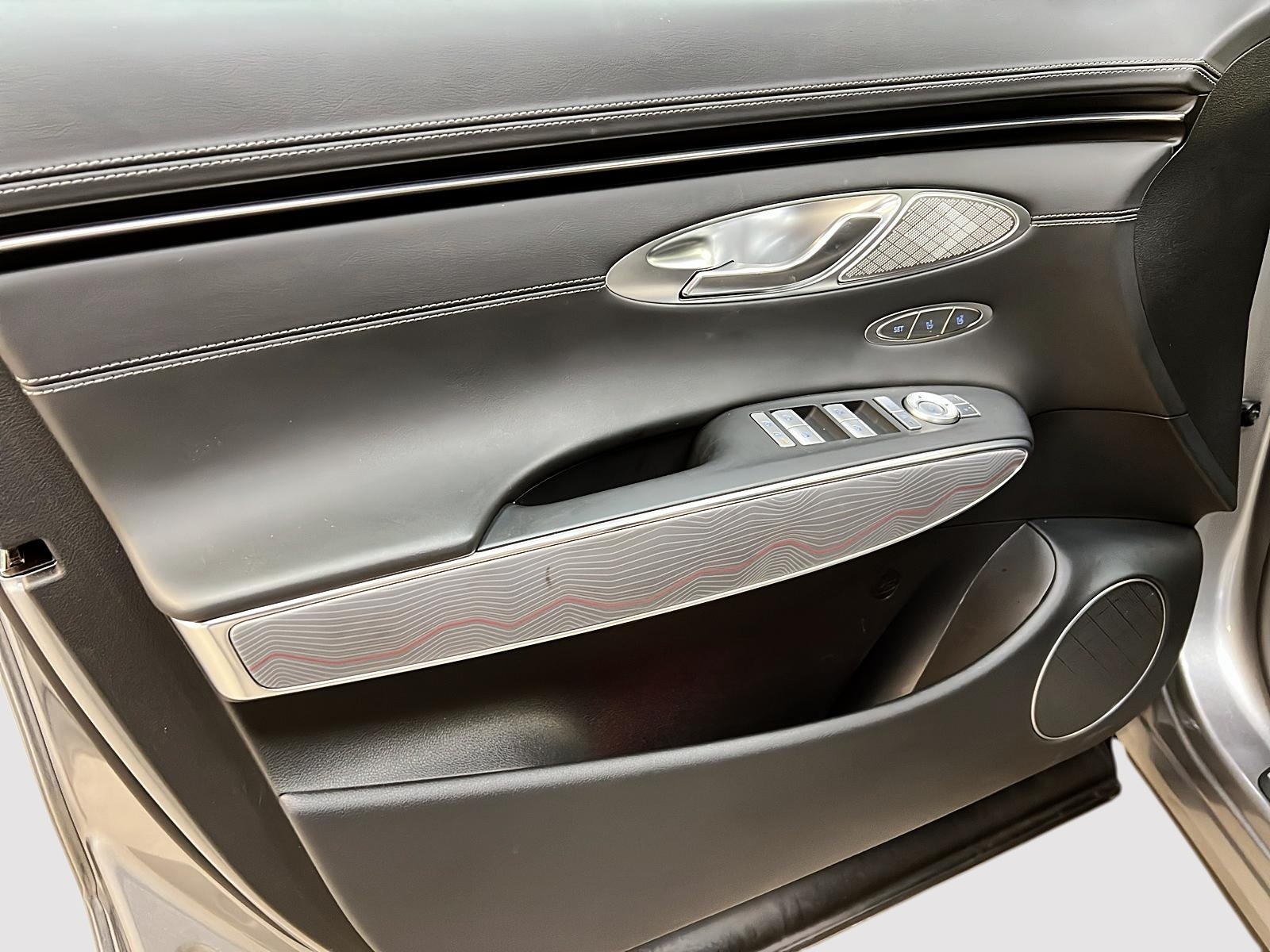 Genesis GV70 ADVANCED 2.5T CUIR TOIT PANO NAV 4RM 2024 - image #26