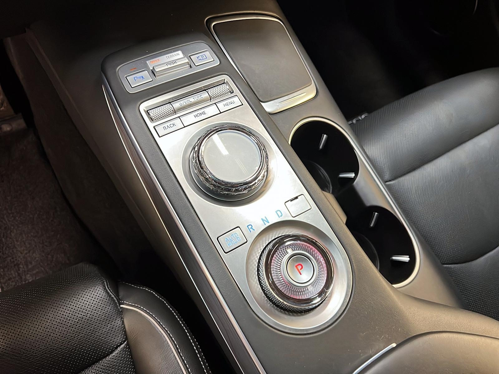 Genesis GV70 ADVANCED 2.5T CUIR TOIT PANO NAV 4RM 2024 - image #16