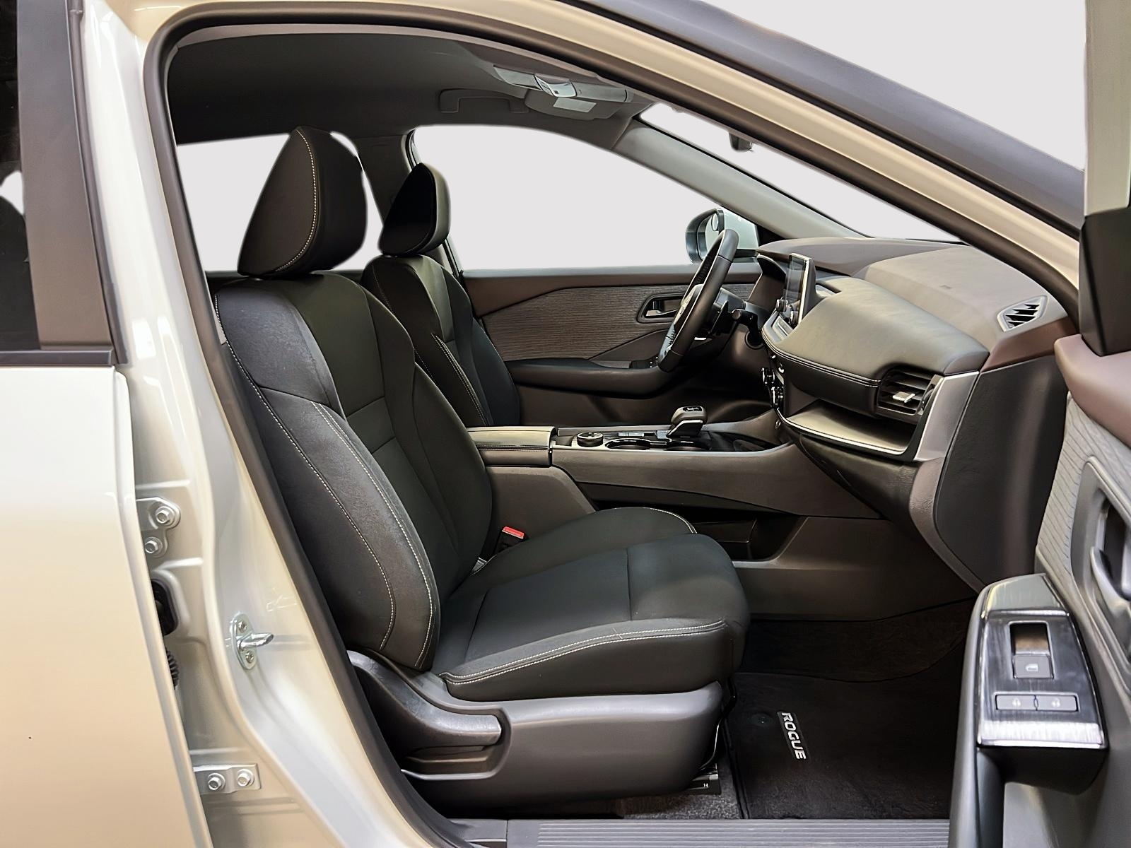Nissan Rogue S 4RM 2023 - image #8