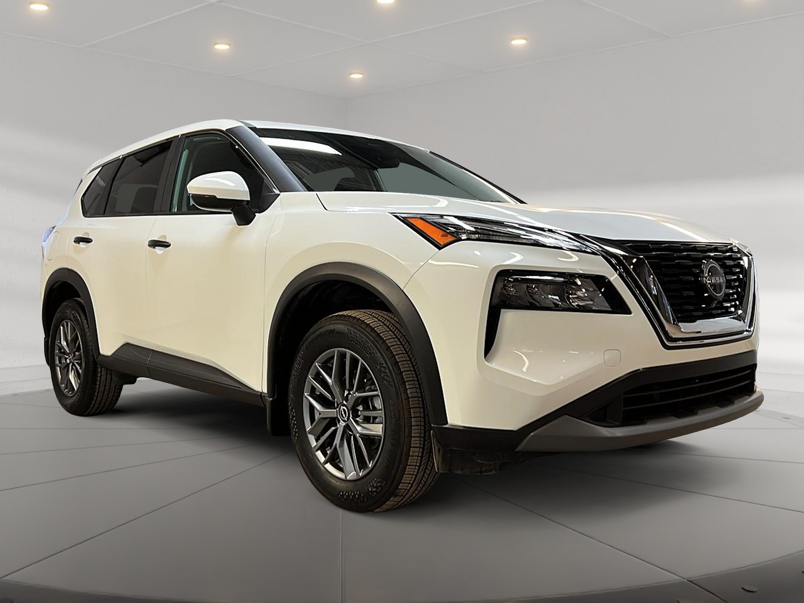 Nissan Rogue S 4RM 2023 - image #3