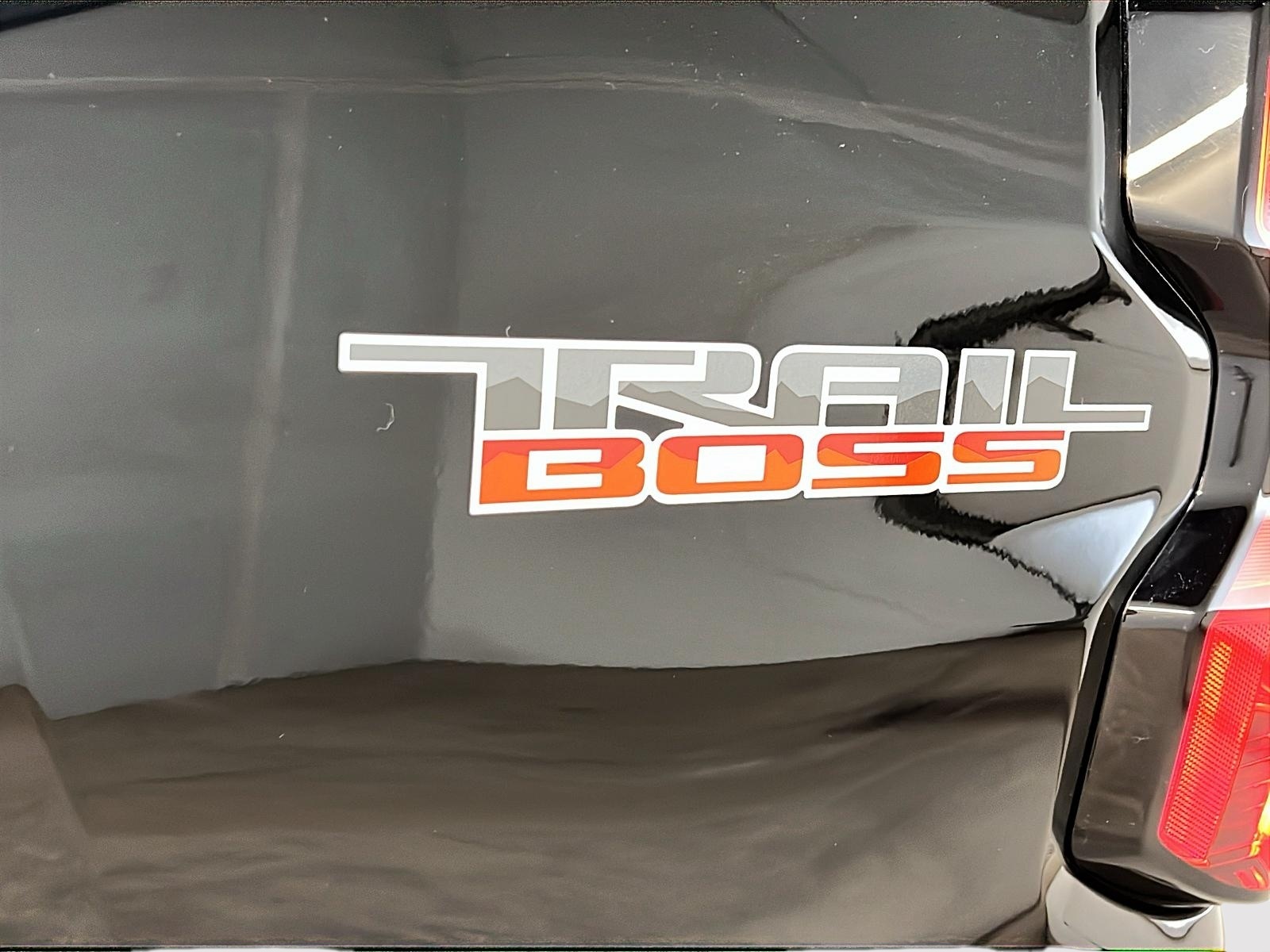 Chevrolet Colorado TRAIL BOSS CREW CAB 4X4 2024 - image #26