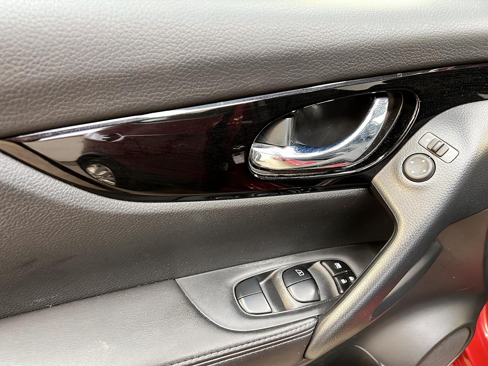 Nissan Qashqai SV TOIT 4RM 2023 - image #23