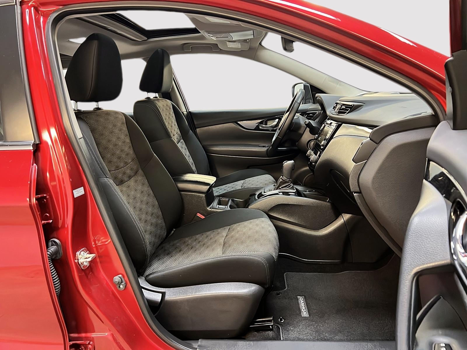 Nissan Qashqai SV TOIT 4RM 2023 - image #8