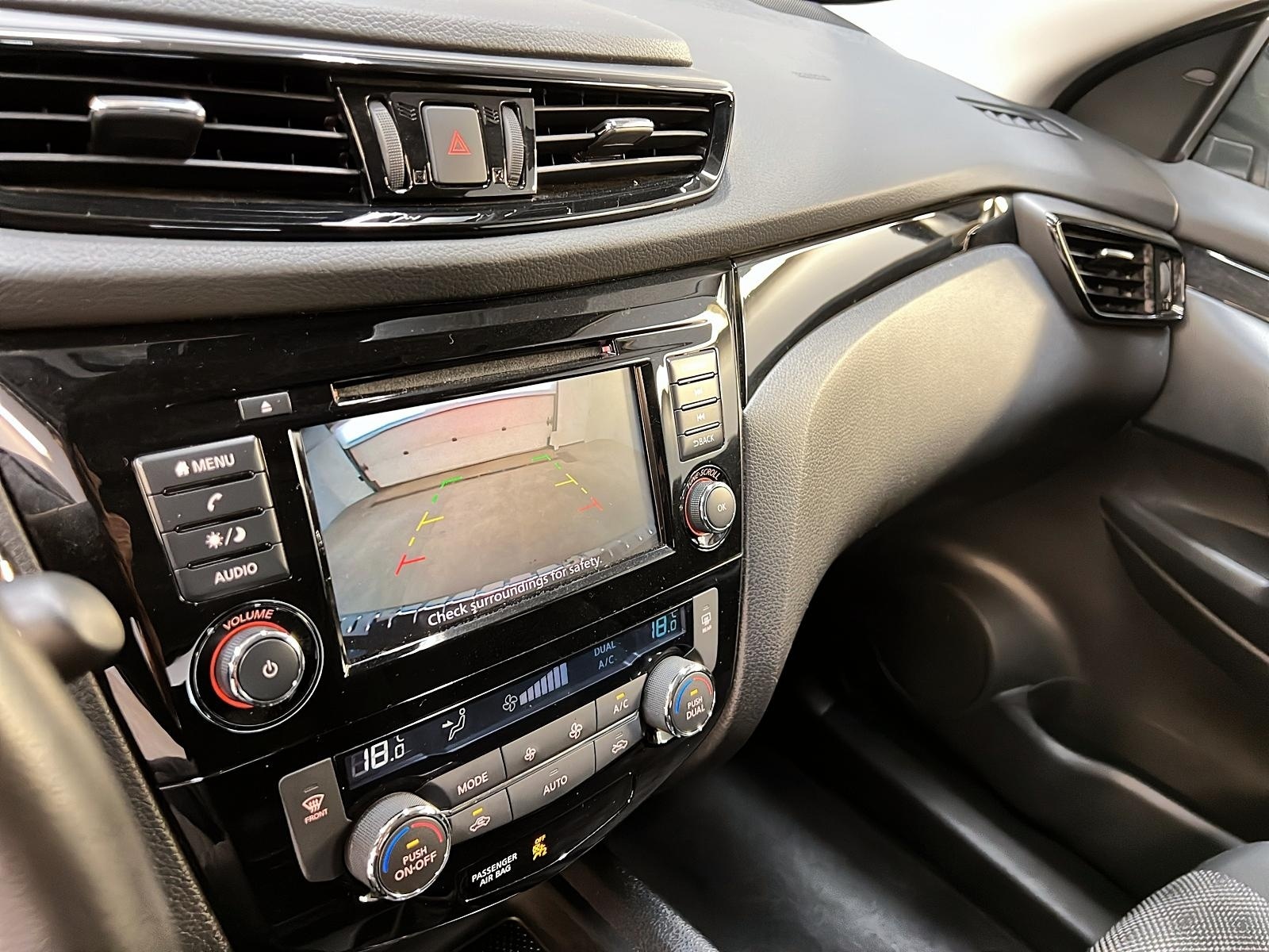 Nissan Qashqai SV TOIT 4RM 2023 - image #18