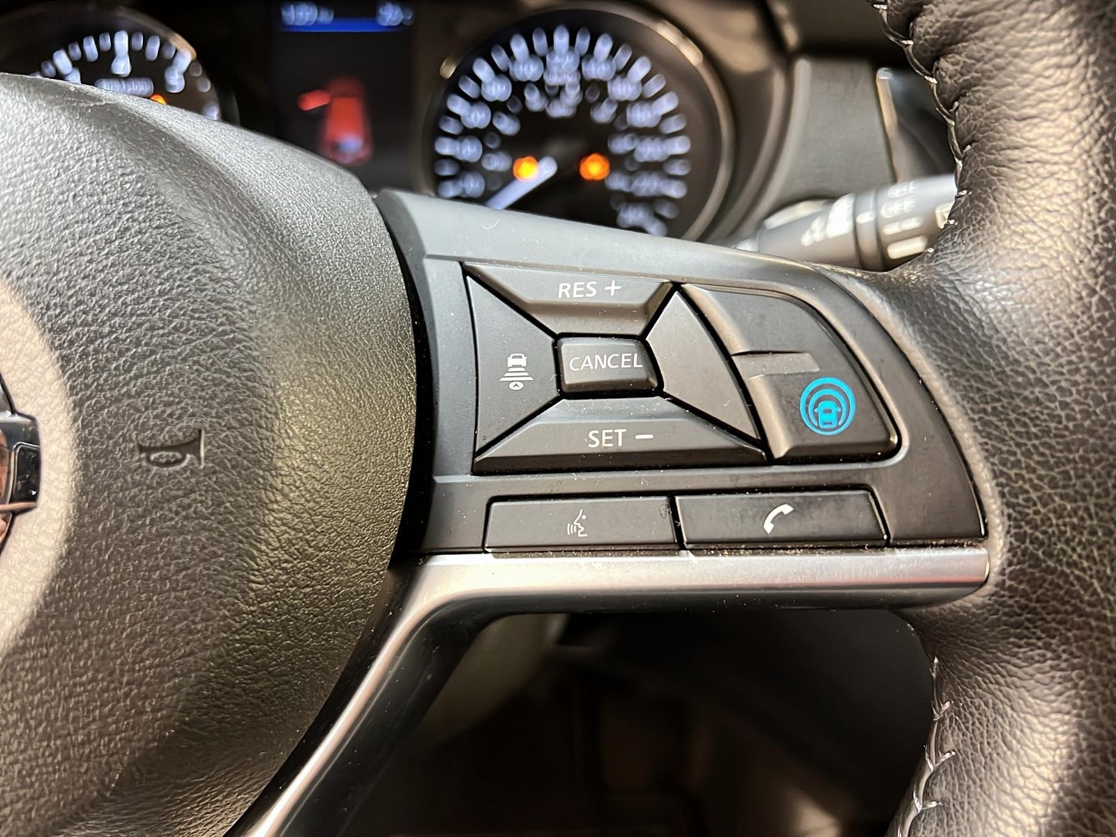 Nissan Qashqai SV TOIT 4RM 2023 - image #20