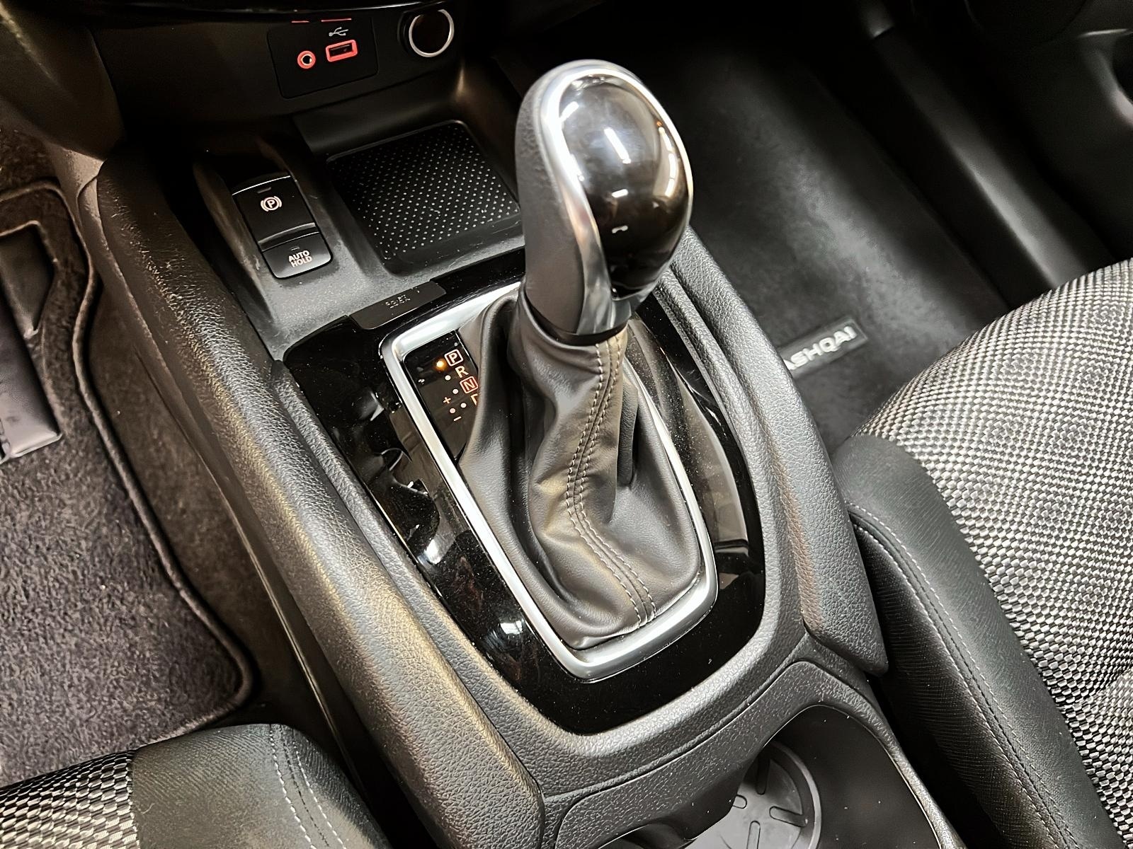 Nissan Qashqai SV TOIT 4RM 2023 - image #14