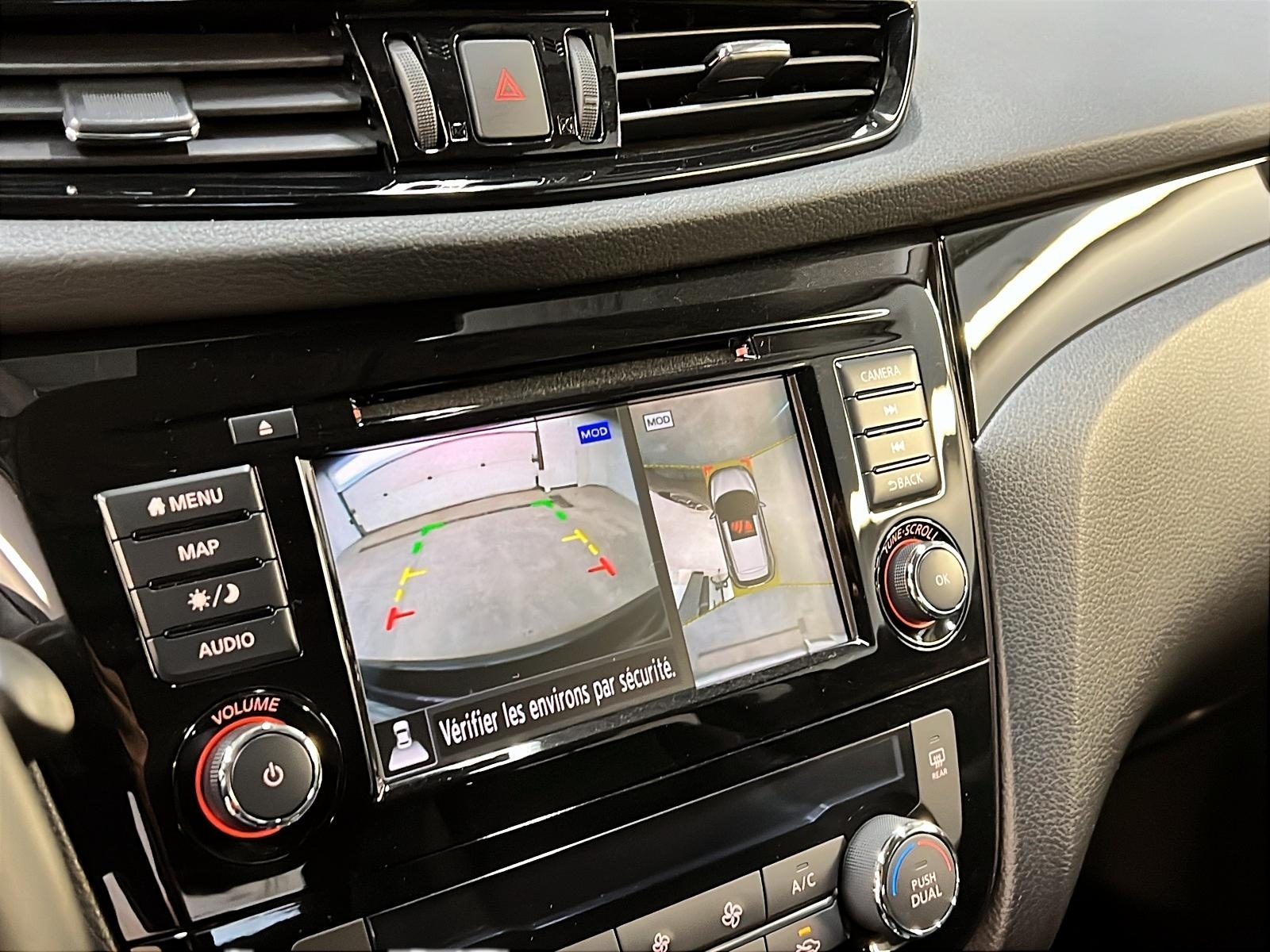 Nissan Qashqai SL PLATINUM CUIR TOIT NAV 4RM 2023 - image #18