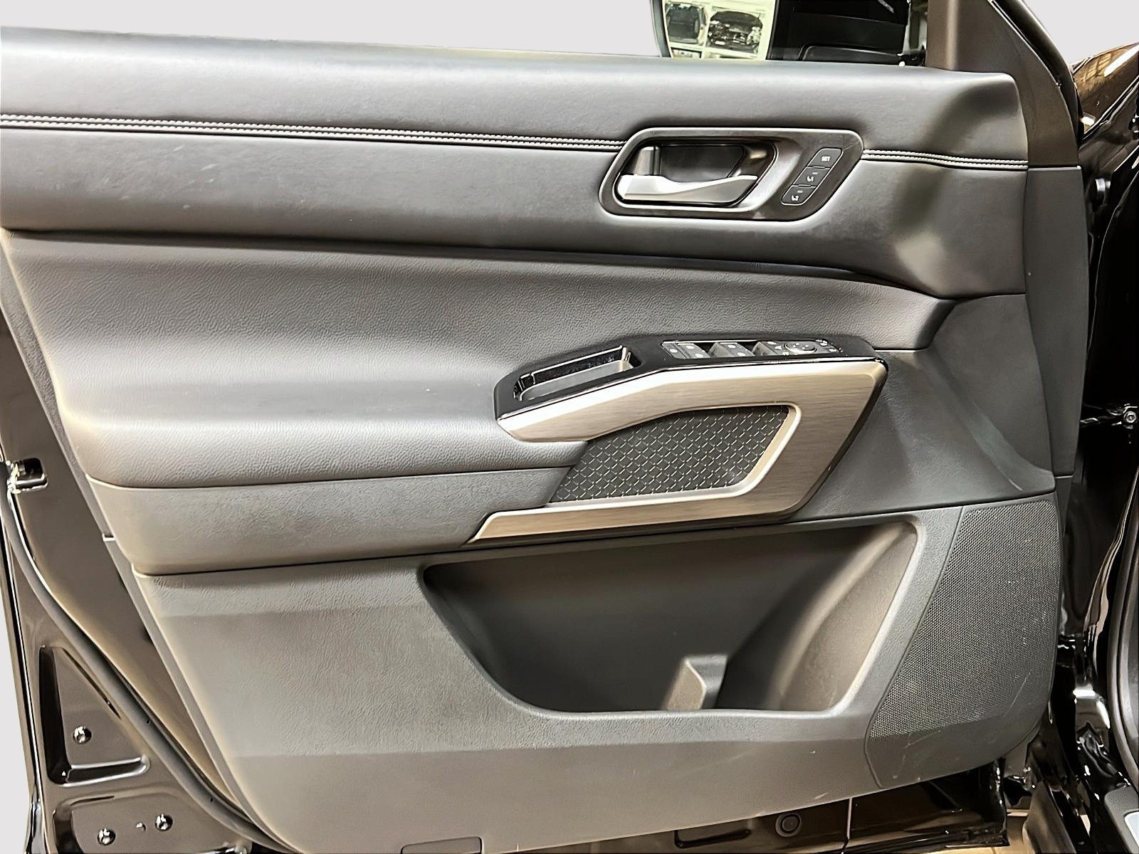 Nissan Pathfinder PLATINUM CUIR TOIT PANO NAV 4RM 2024 - image #28