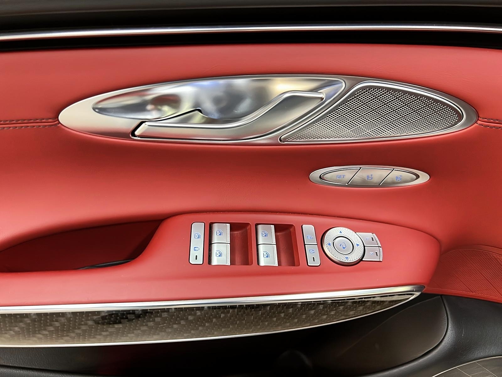 Genesis GV70 SPORT 3.5T CUIR TOIT PANO NAV 4RM 2024 - image #25