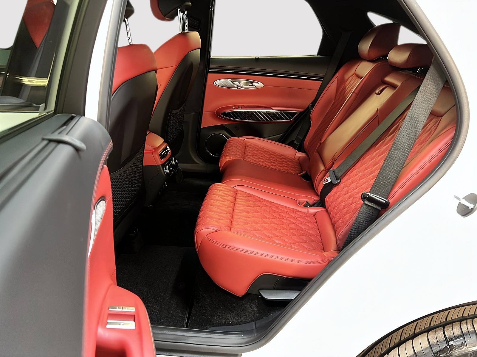 Genesis GV70 SPORT 3.5T CUIR TOIT PANO NAV 4RM 2024 - image #9