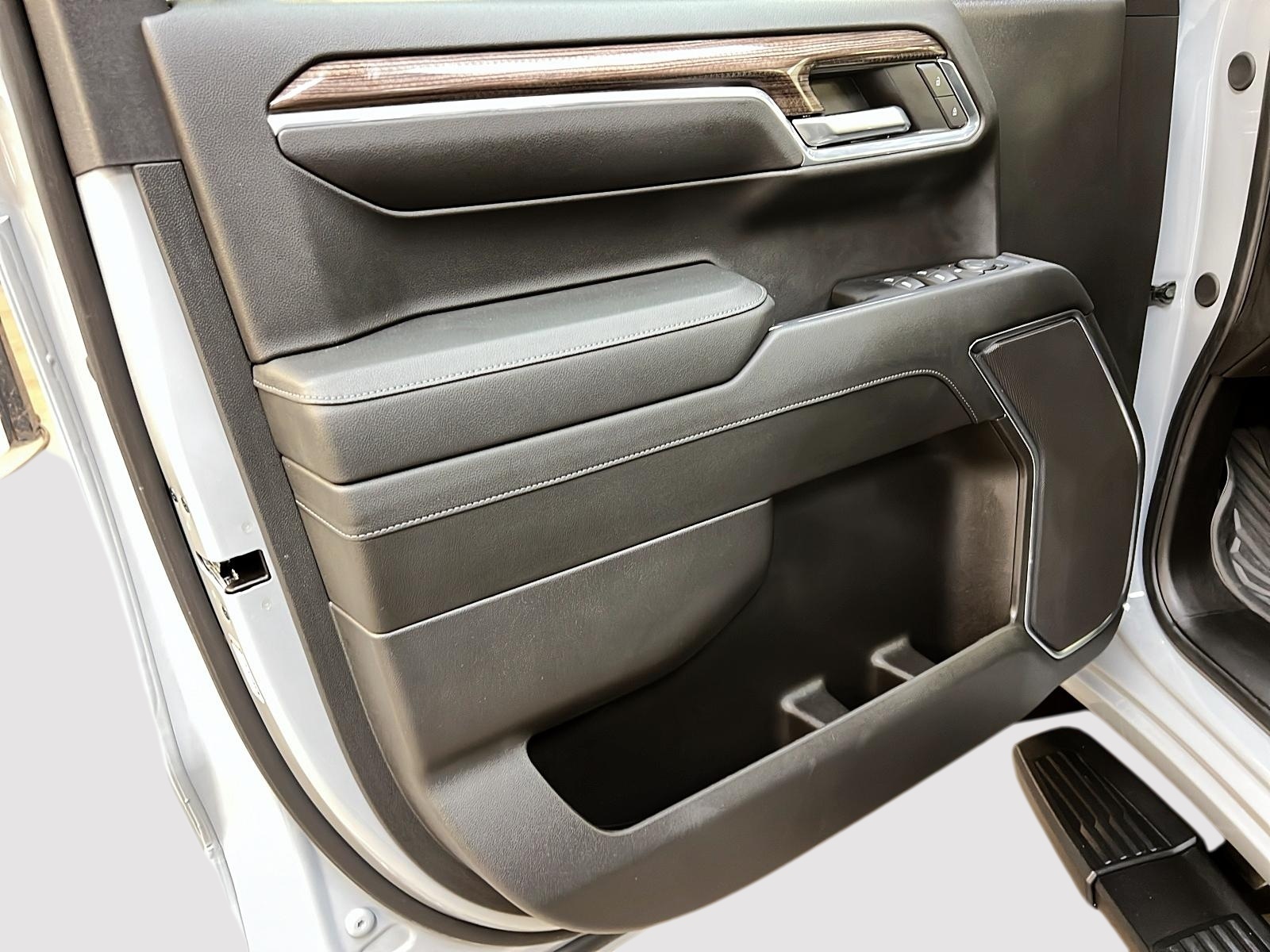 Chevrolet Silverado 1500 RST Z71 CREW CAB 4X4 2024 - image #23