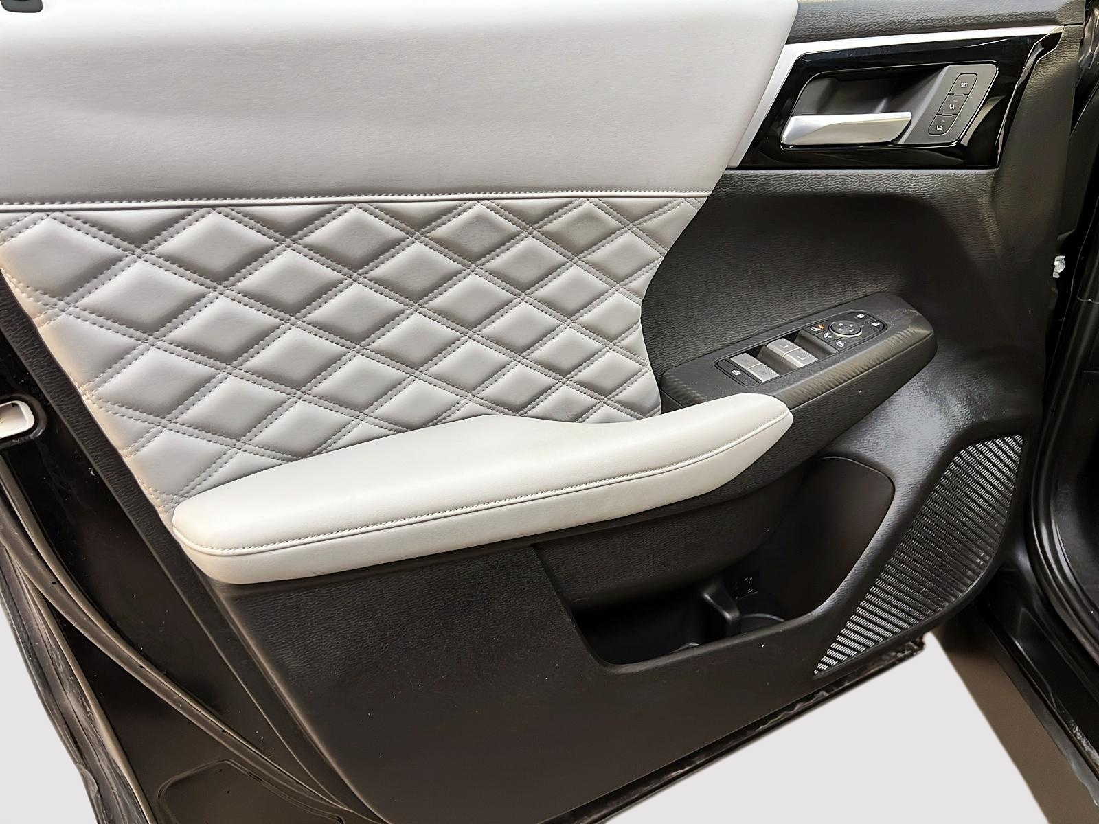 Mitsubishi Outlander SEL S PHEV CUIR TOIT PANO NAV AWC 2023 - image #26