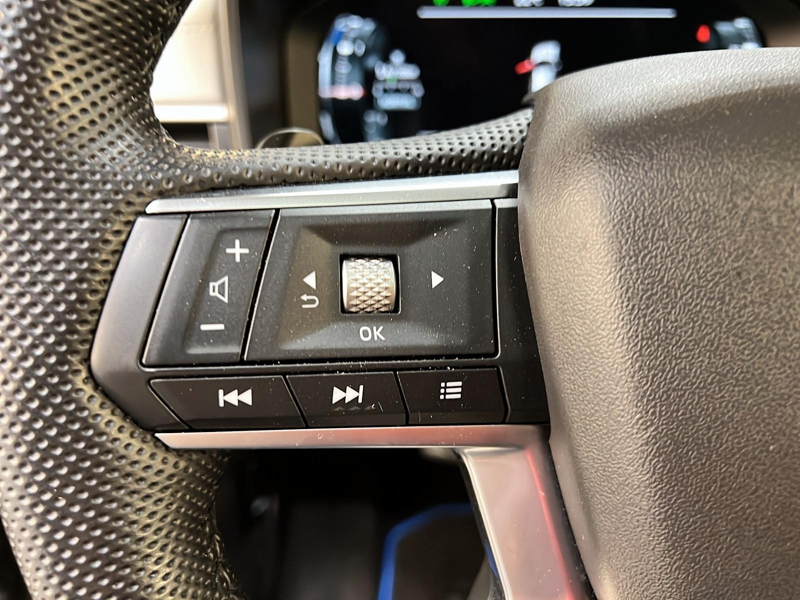 Mitsubishi Outlander SEL S PHEV CUIR TOIT PANO NAV AWC 2023 - image #23