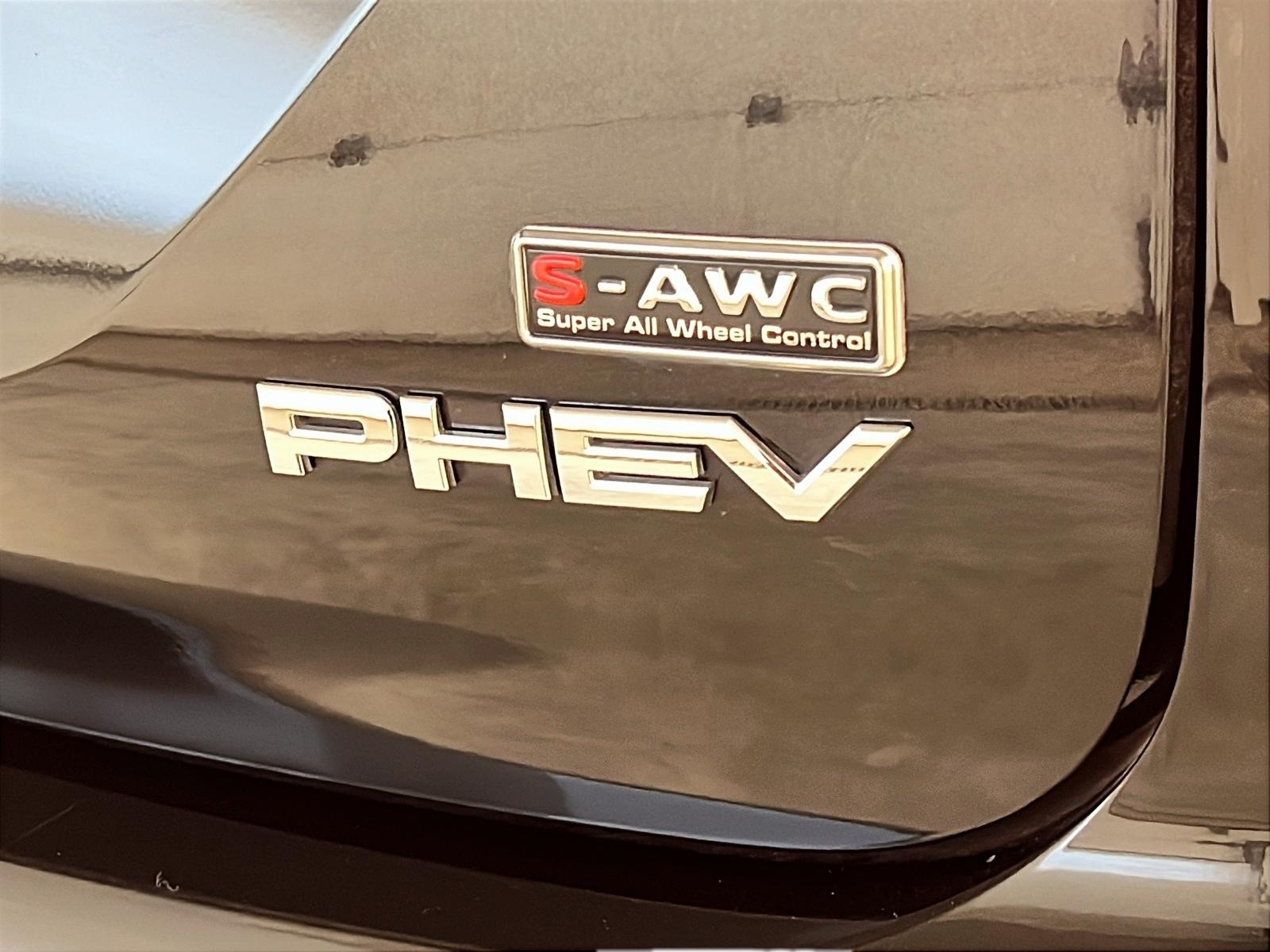 Mitsubishi Outlander SEL S PHEV CUIR TOIT PANO NAV AWC 2023 - image #31