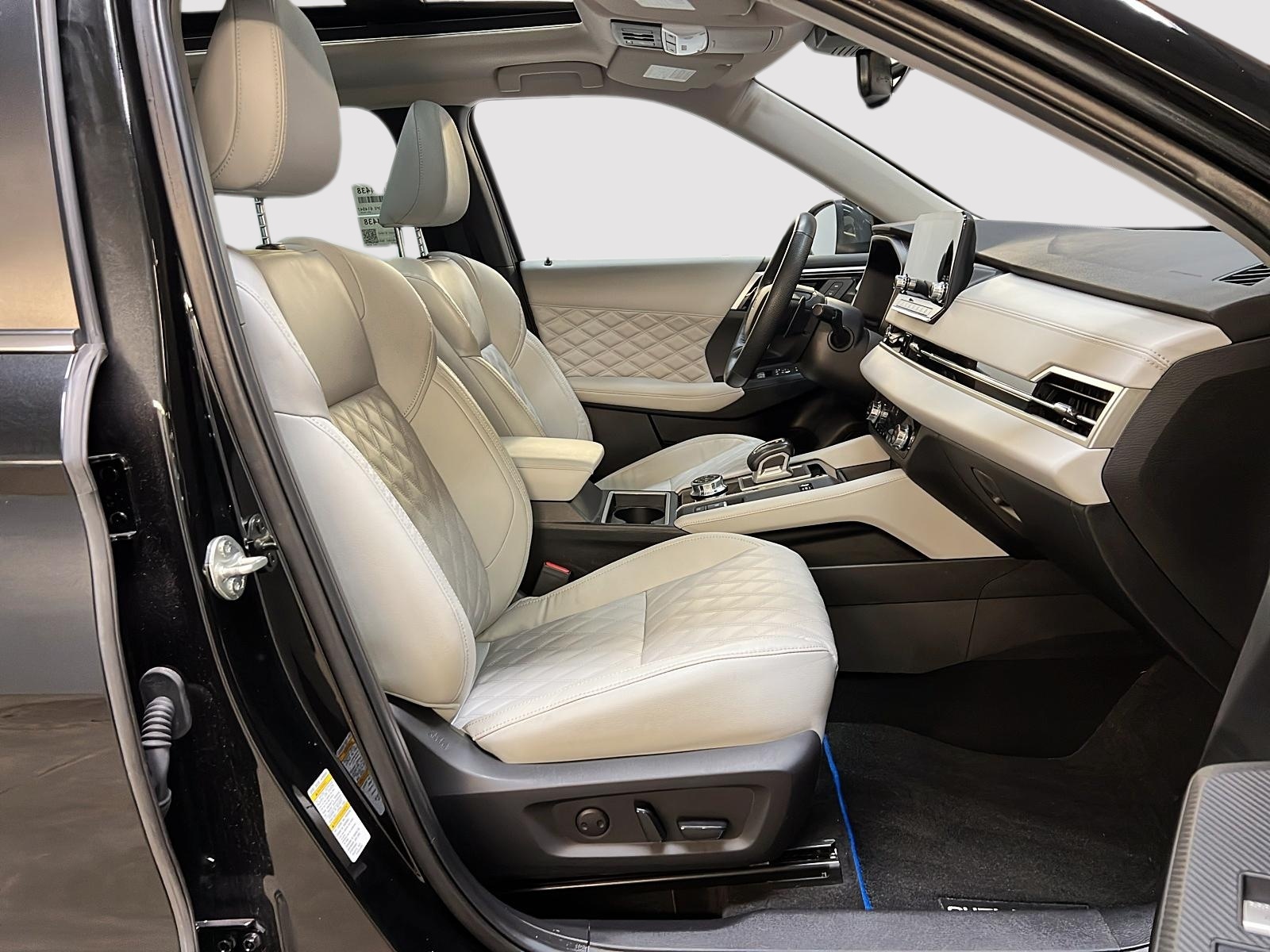 Mitsubishi Outlander SEL S PHEV CUIR TOIT PANO NAV AWC 2023 - image #8