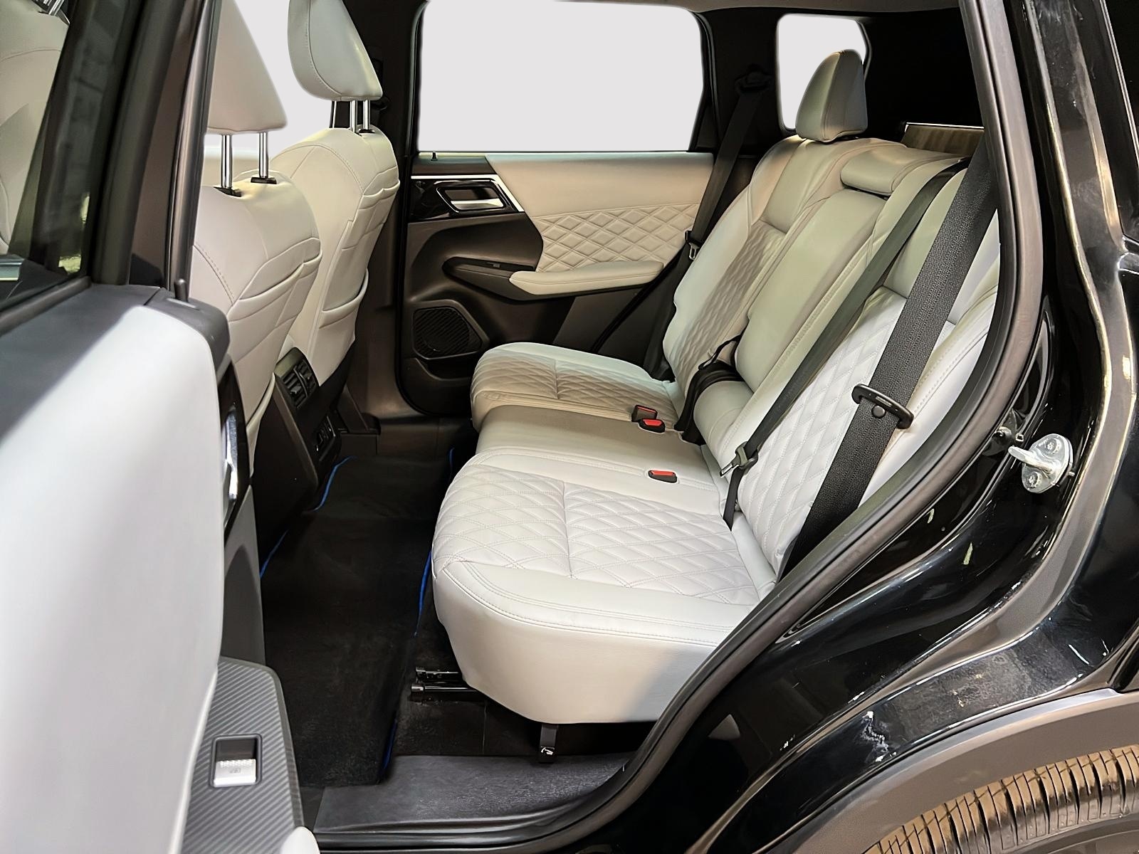 Mitsubishi Outlander 2023 - Image #9