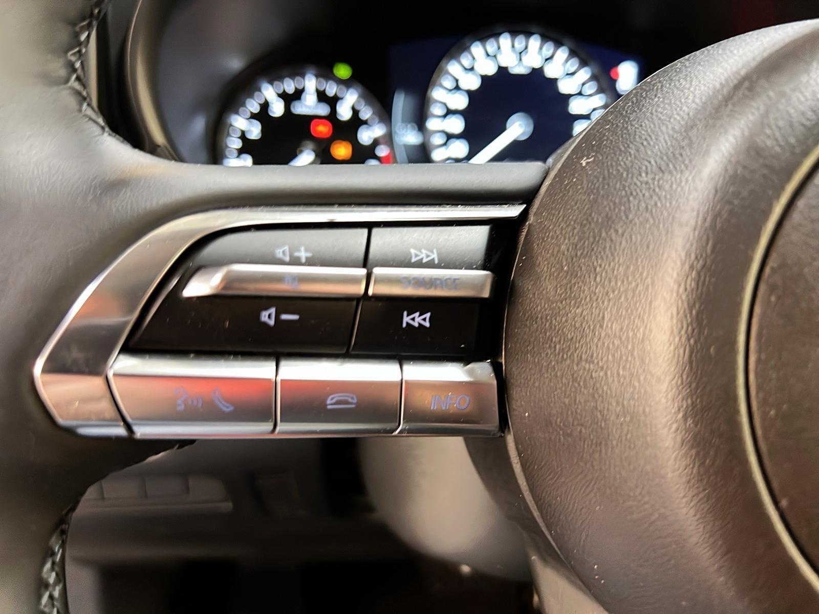 Mazda CX-50 GS LUXE TOIT PANO 4RM 2025 - image #22