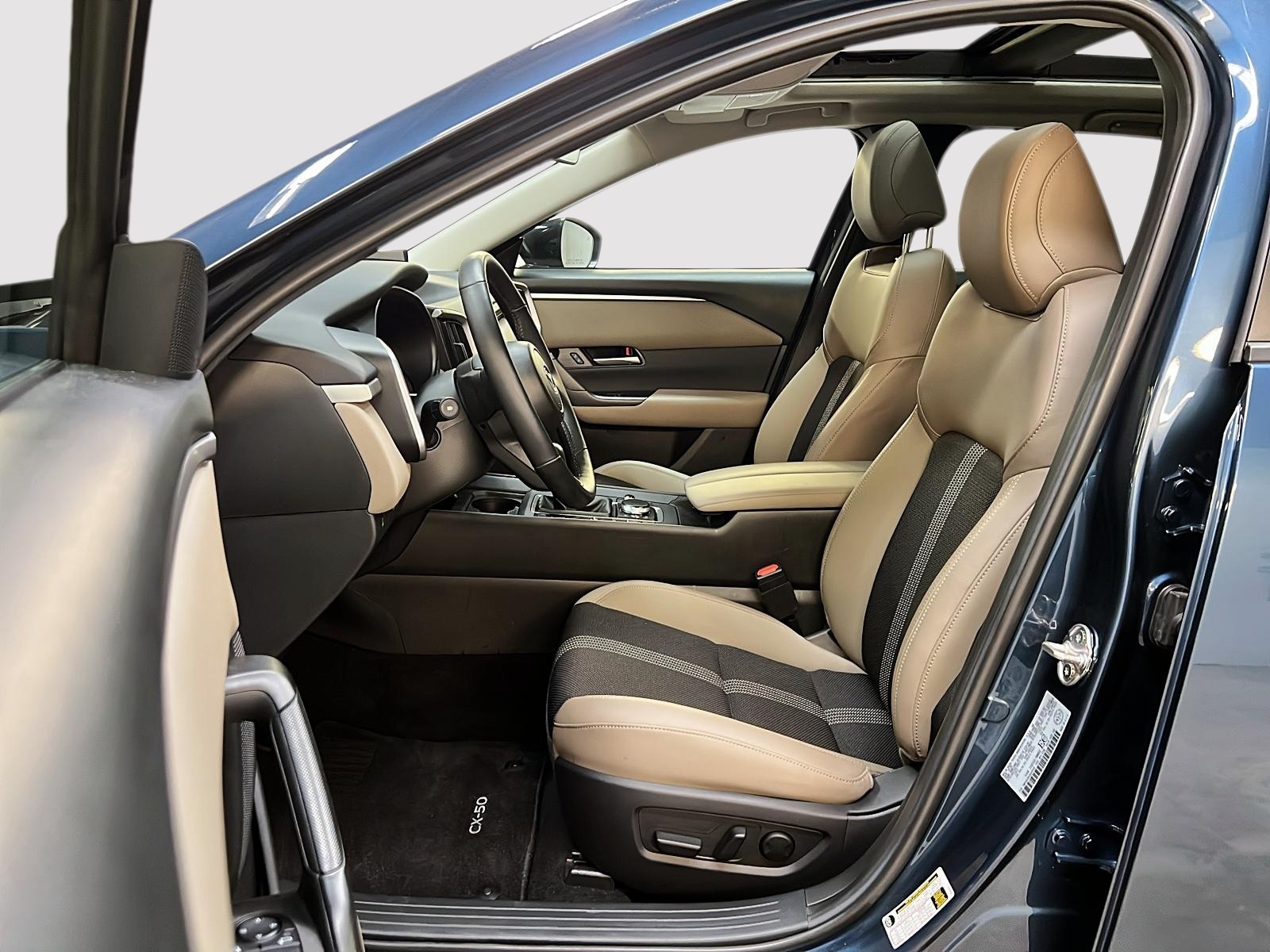Mazda CX-50 GS LUXE TOIT PANO 4RM 2025 - image #7