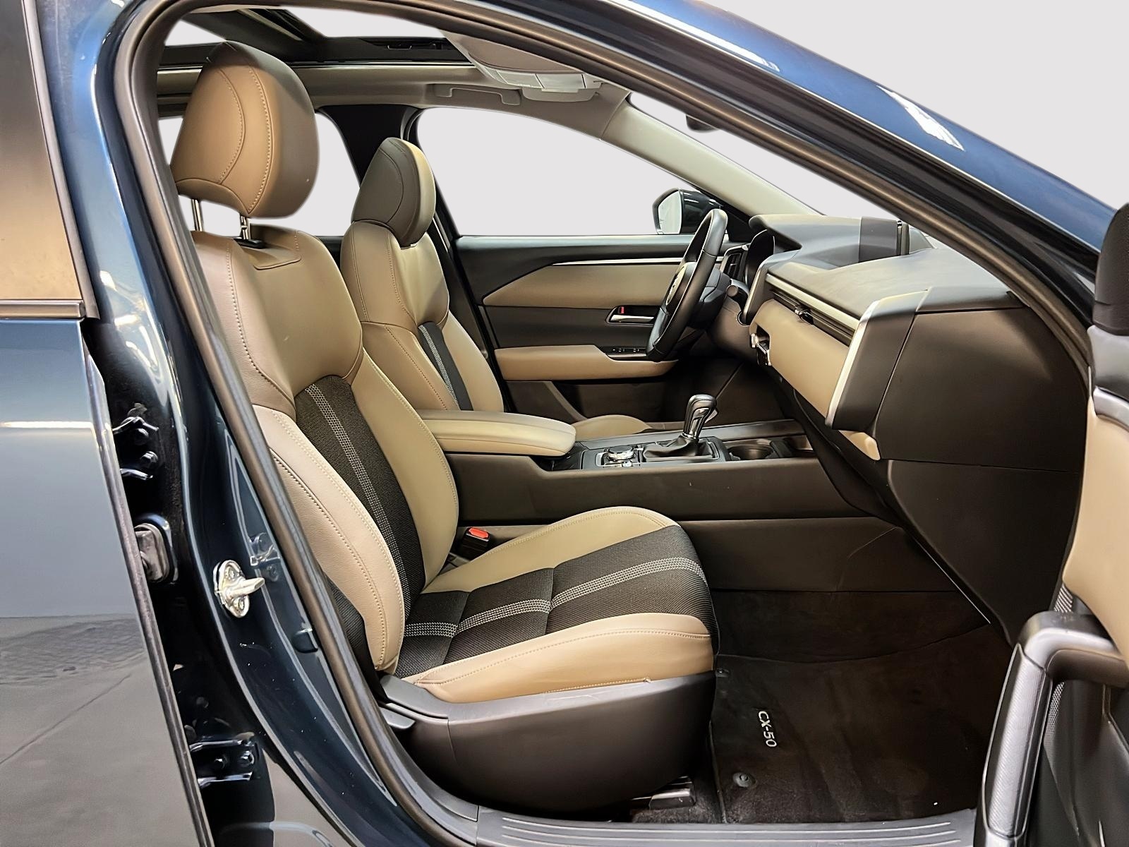 Mazda CX-50 GS LUXE TOIT PANO 4RM 2025 - image #8